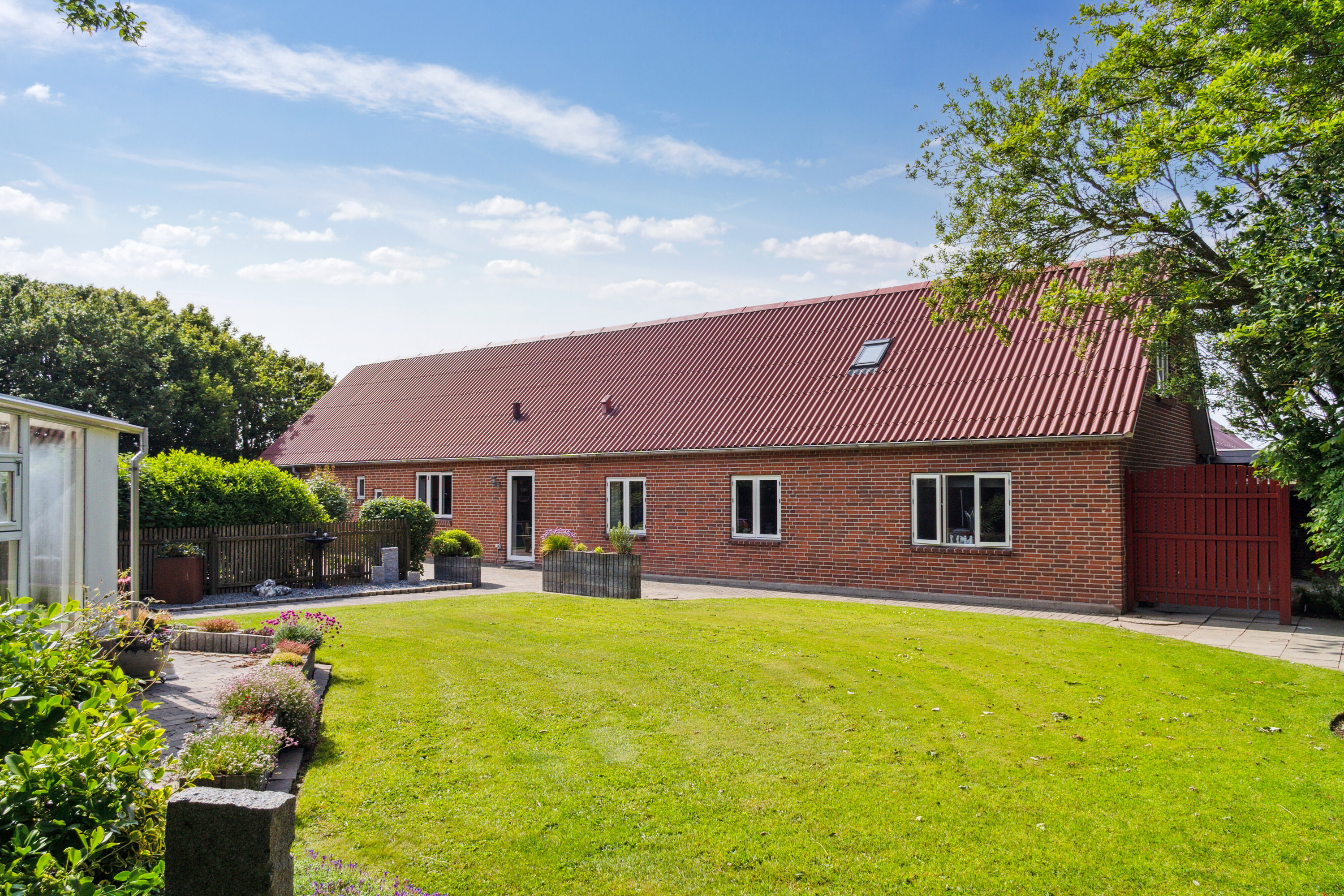 Fremhævet set fra haven billede i fuldskærmstilstand. Billede af Kystvejen 81, 7755 Bedsted Thy