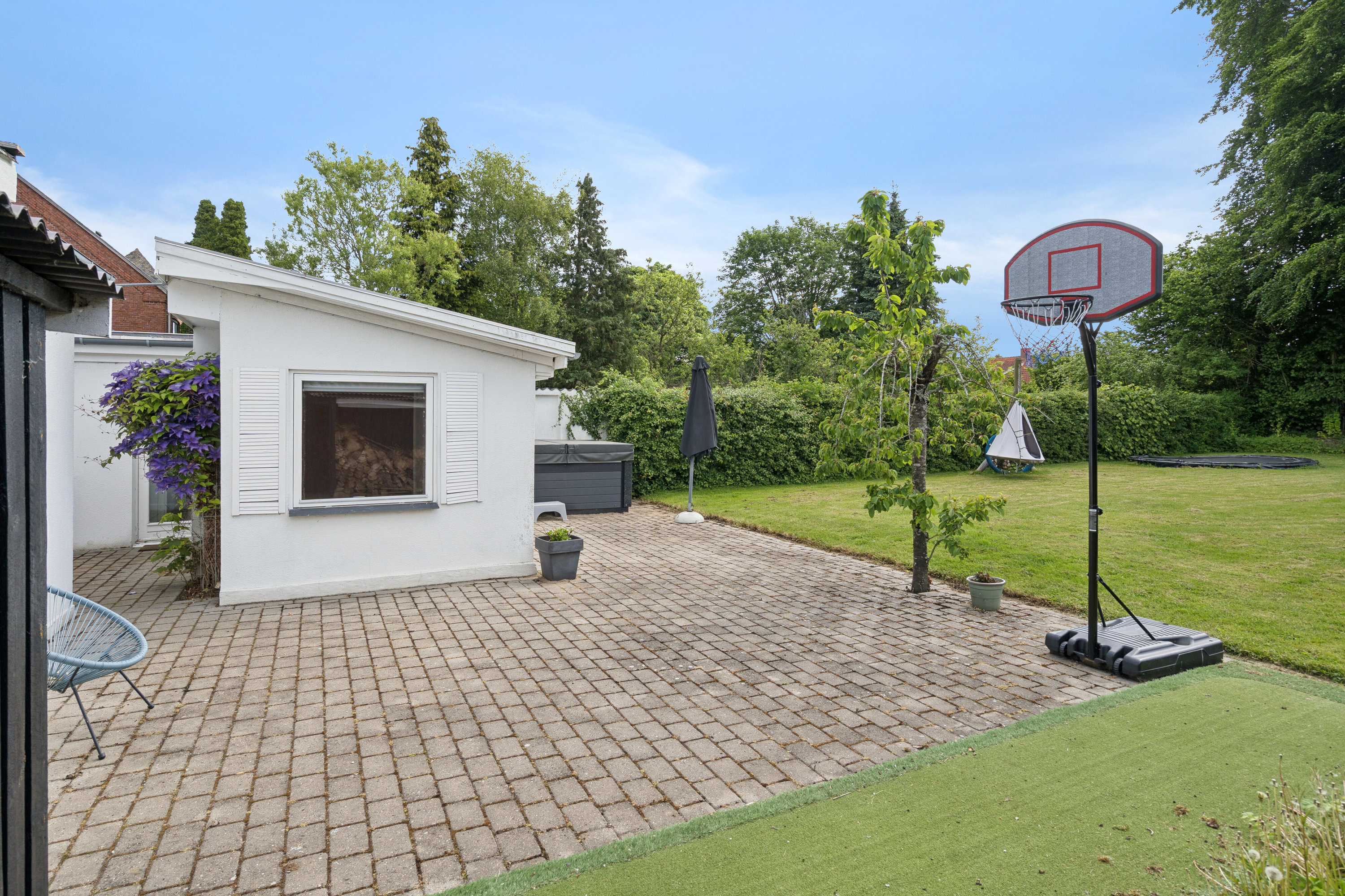 Fremhævet set fra haven billede i fuldskærmstilstand. Billede af Søndergade 13, 4690 Haslev