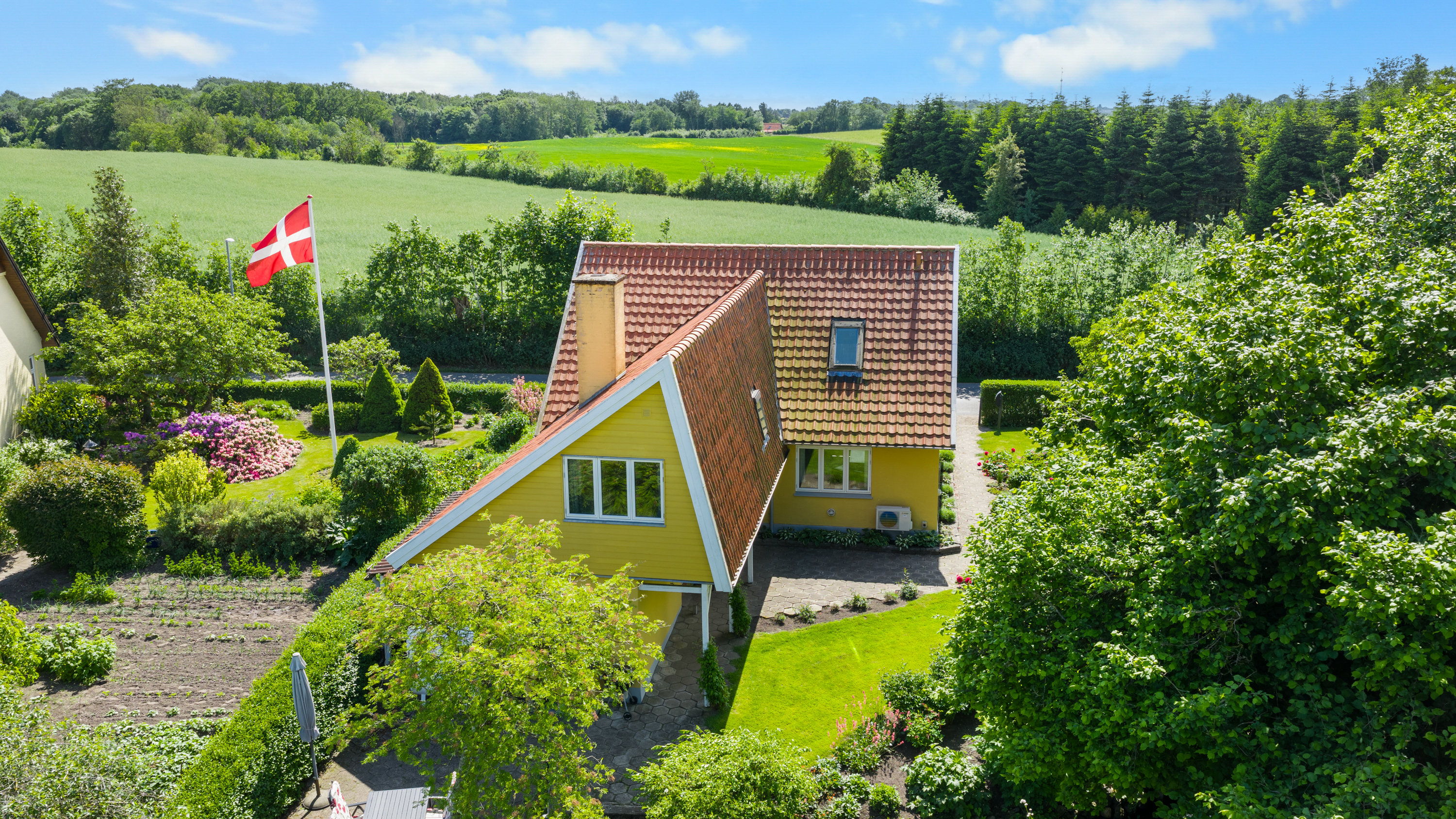 Fremhævet facade billede i fuldskærmstilstand. Billede af Svanningevej 35, 5600 Faaborg