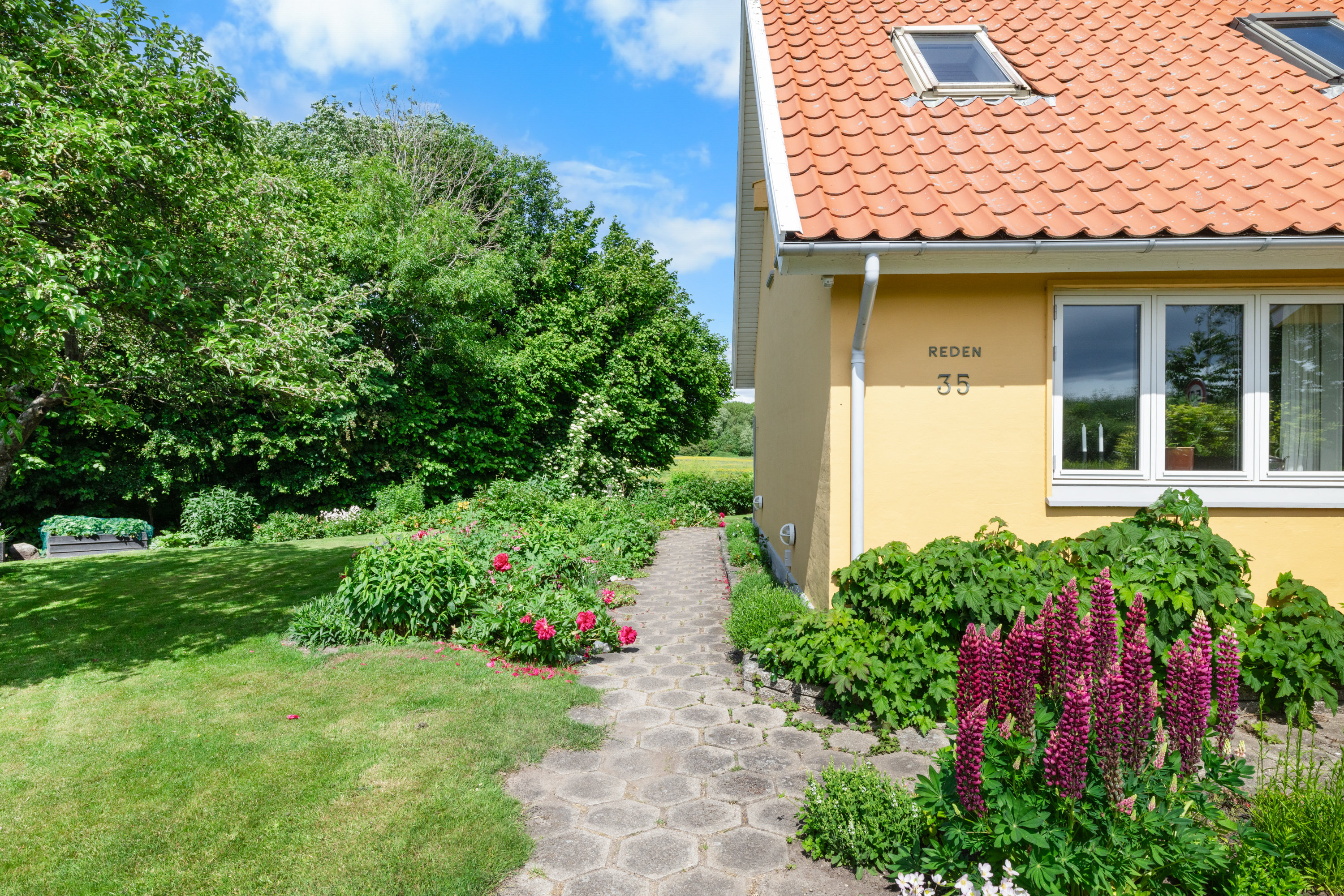 Fremhævet facade billede i fuldskærmstilstand. Billede af Svanningevej 35, 5600 Faaborg