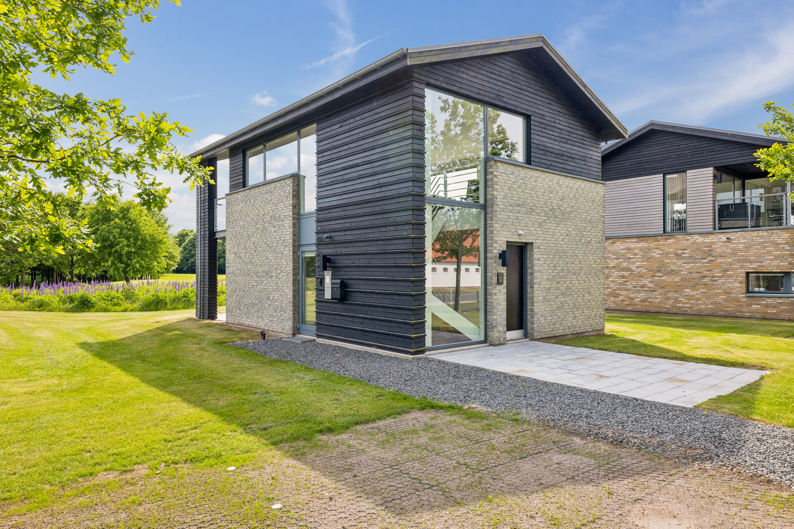 Fremhævet ejendom 1 billede i fuldskærmstilstand. Billede af Lübker Allé 25, 8581 Nimtofte