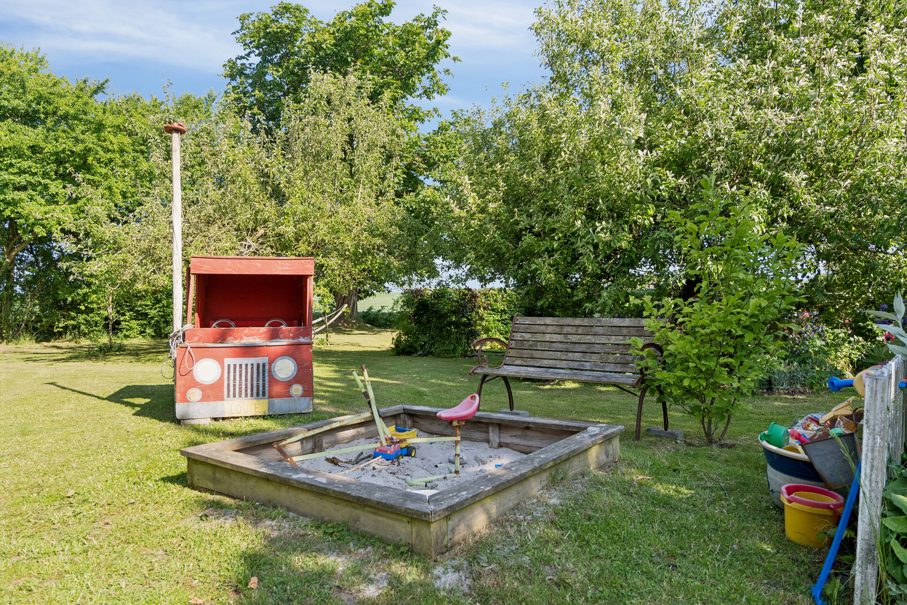 Fremhævet set fra haven billede i fuldskærmstilstand. Billede af Jullerupvej 52, Jullerup, 5471 Søndersø