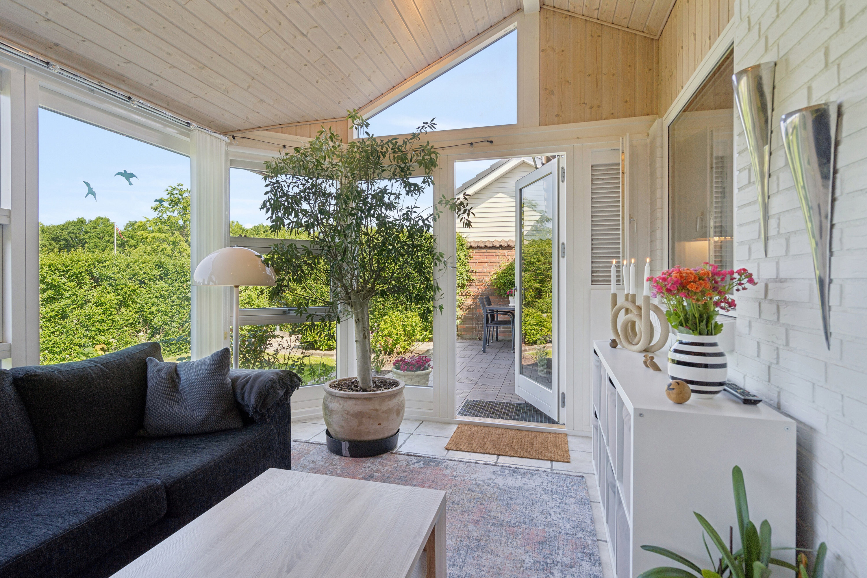 Fremhævet stue billede i fuldskærmstilstand. Billede af Tranehøjen 286, Dyrup, 5250 Odense SV