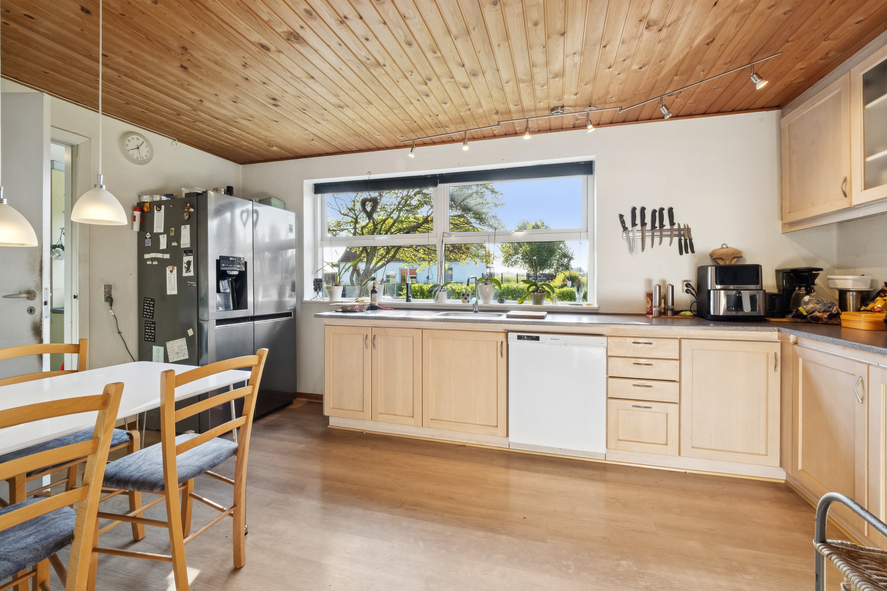 Fremhævet køkken billede i fuldskærmstilstand. Billede af Solgårdsvej 15, Fly, 7800 Skive