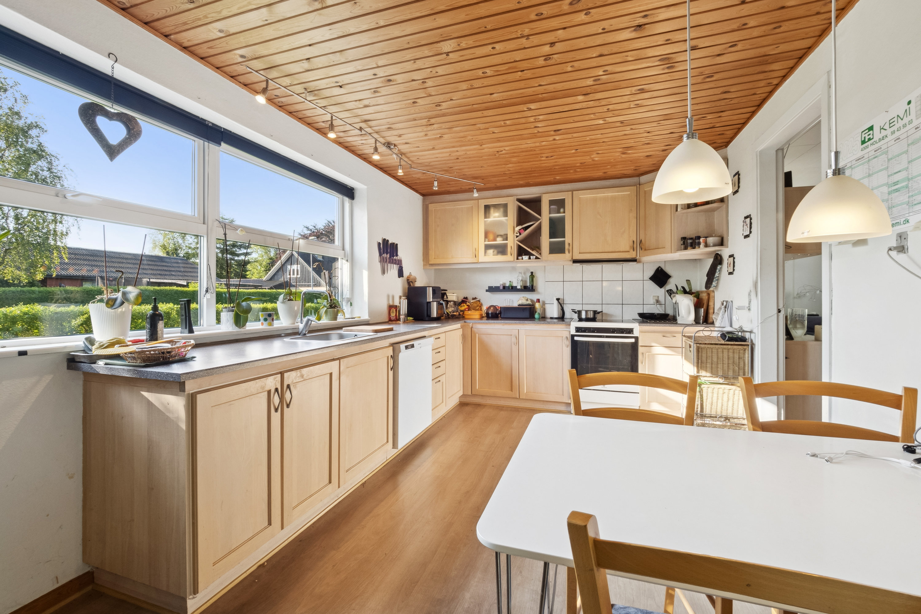 Fremhævet køkken billede i fuldskærmstilstand. Billede af Solgårdsvej 15, Fly, 7800 Skive