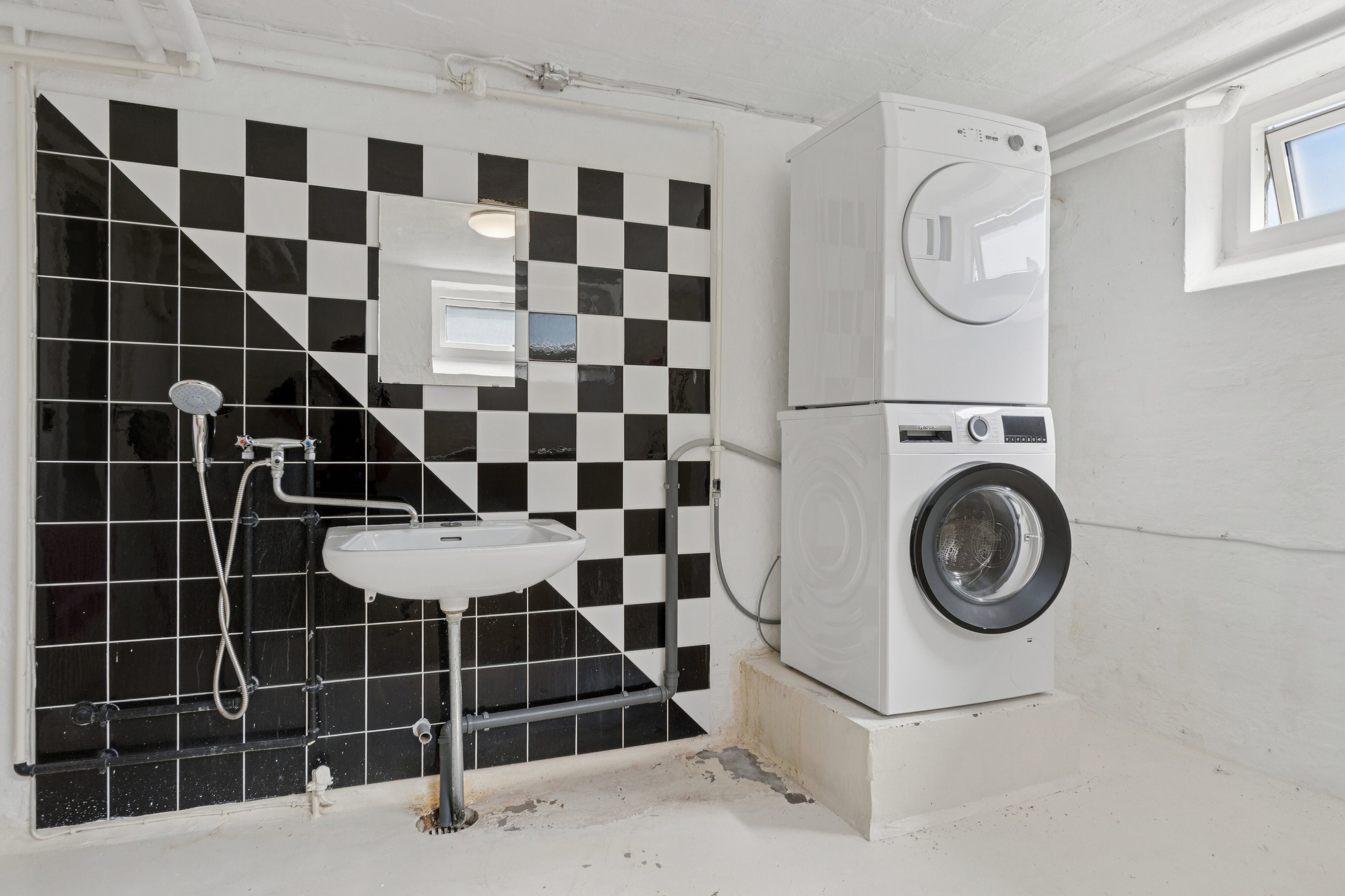 Fremhævet vaskerum billede i fuldskærmstilstand. Billede af Skovvej 18, 9800 Hjørring