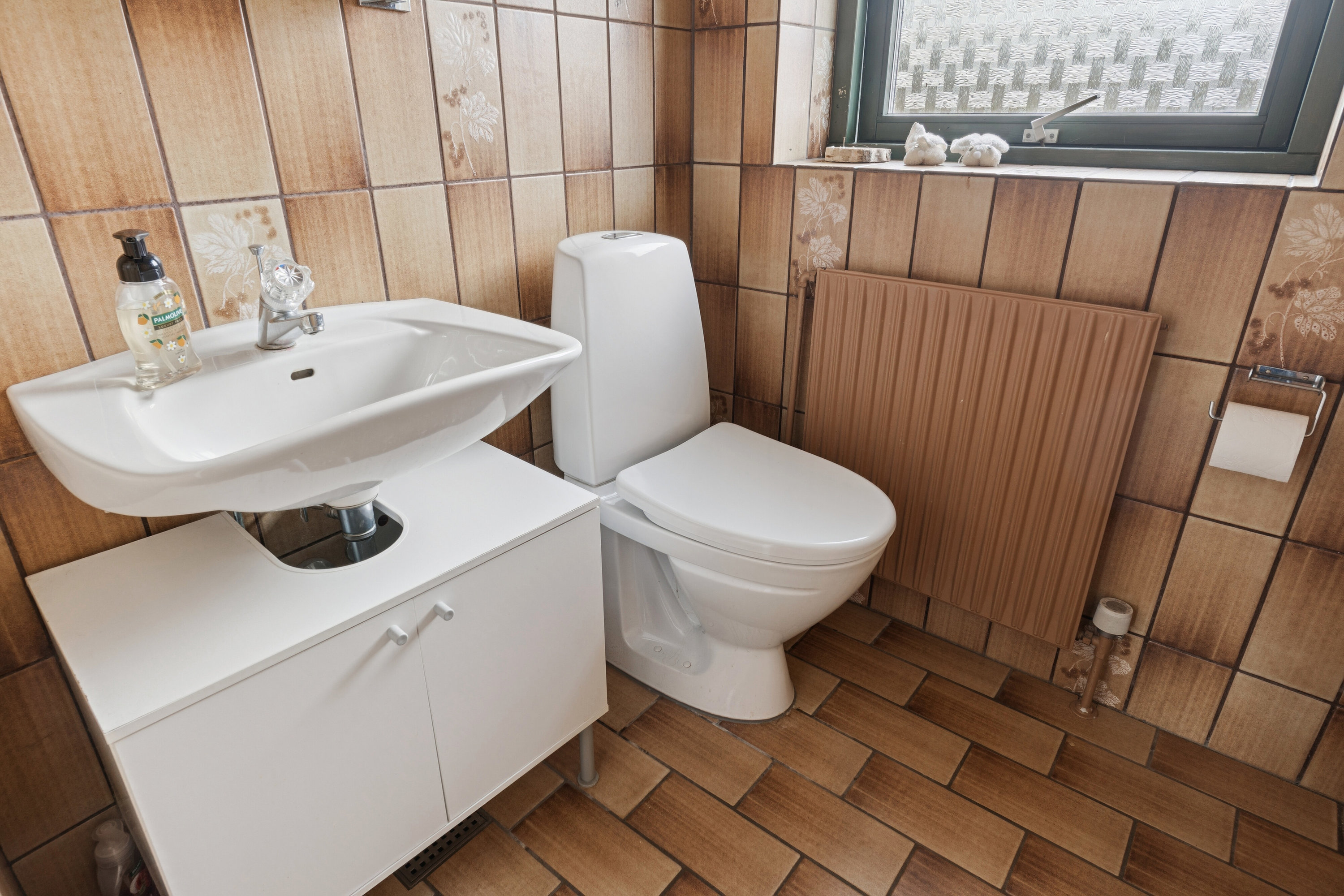 Fremhævet badeværelse billede i fuldskærmstilstand. Billede af Gefionsvej 11, 9870 Sindal