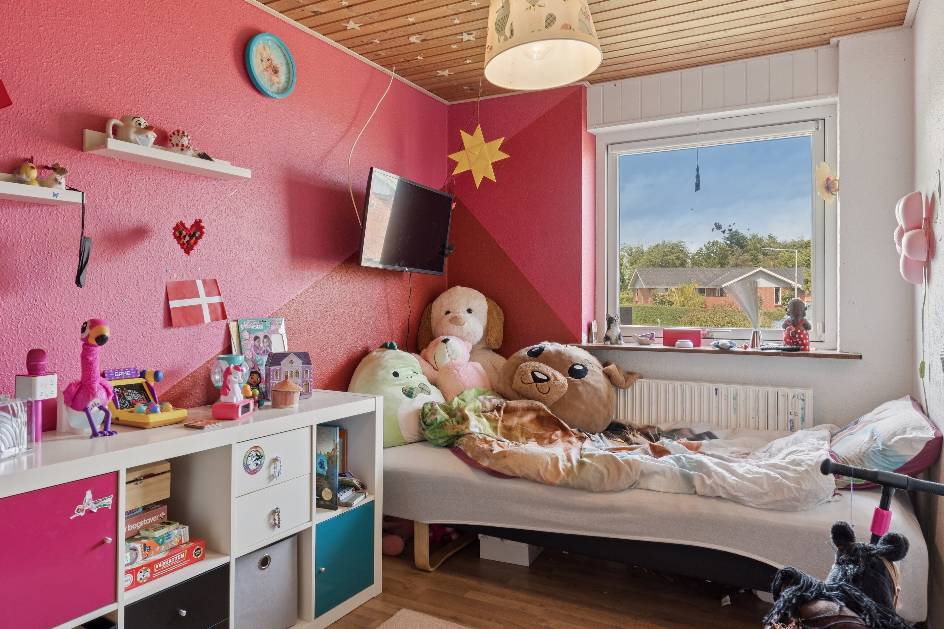 Fremhævet børneværelse billede i fuldskærmstilstand. Billede af Gefionsvej 11, 9870 Sindal