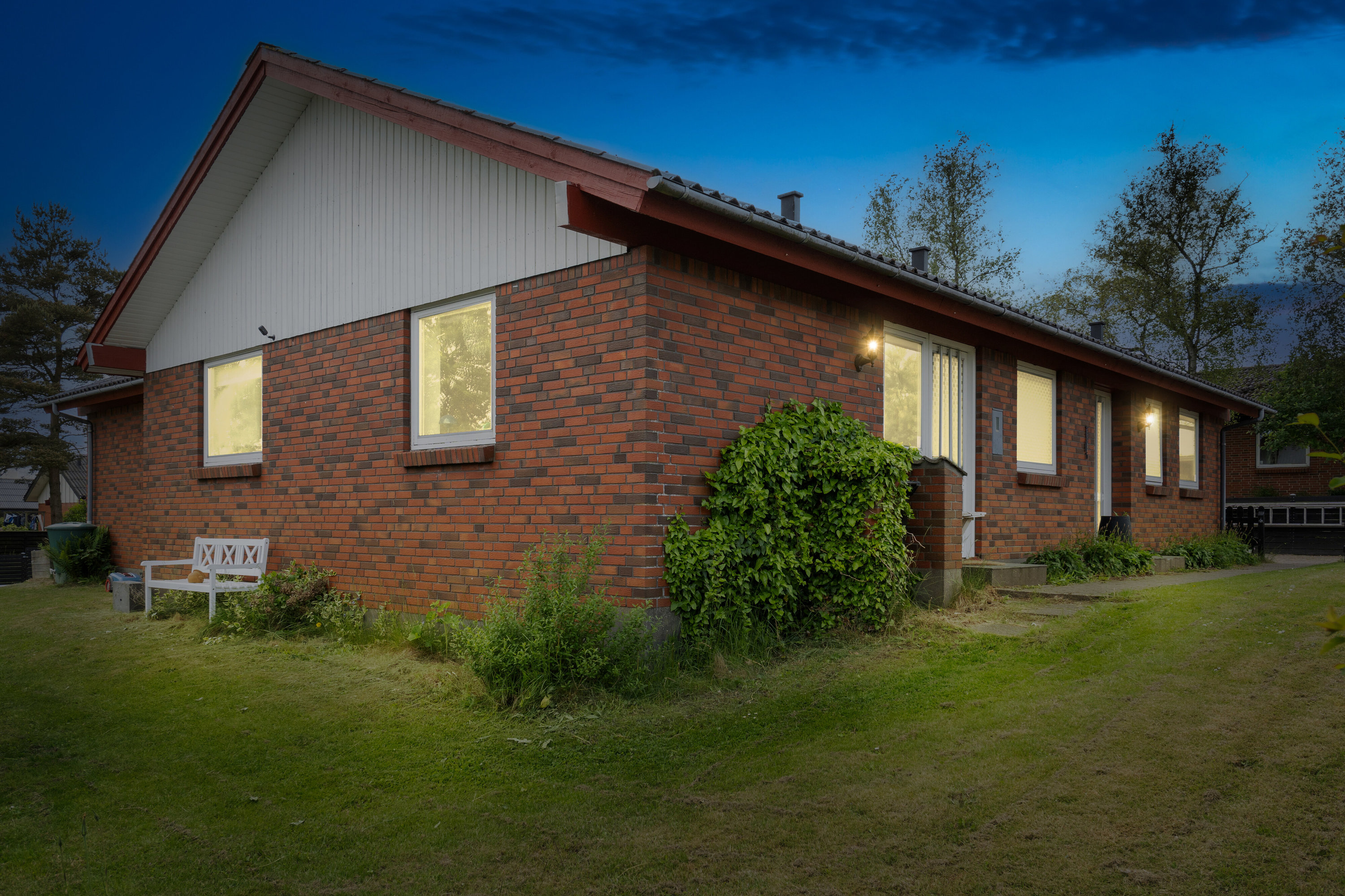 Fremhævet set fra haven billede i fuldskærmstilstand. Billede af Gefionsvej 11, 9870 Sindal