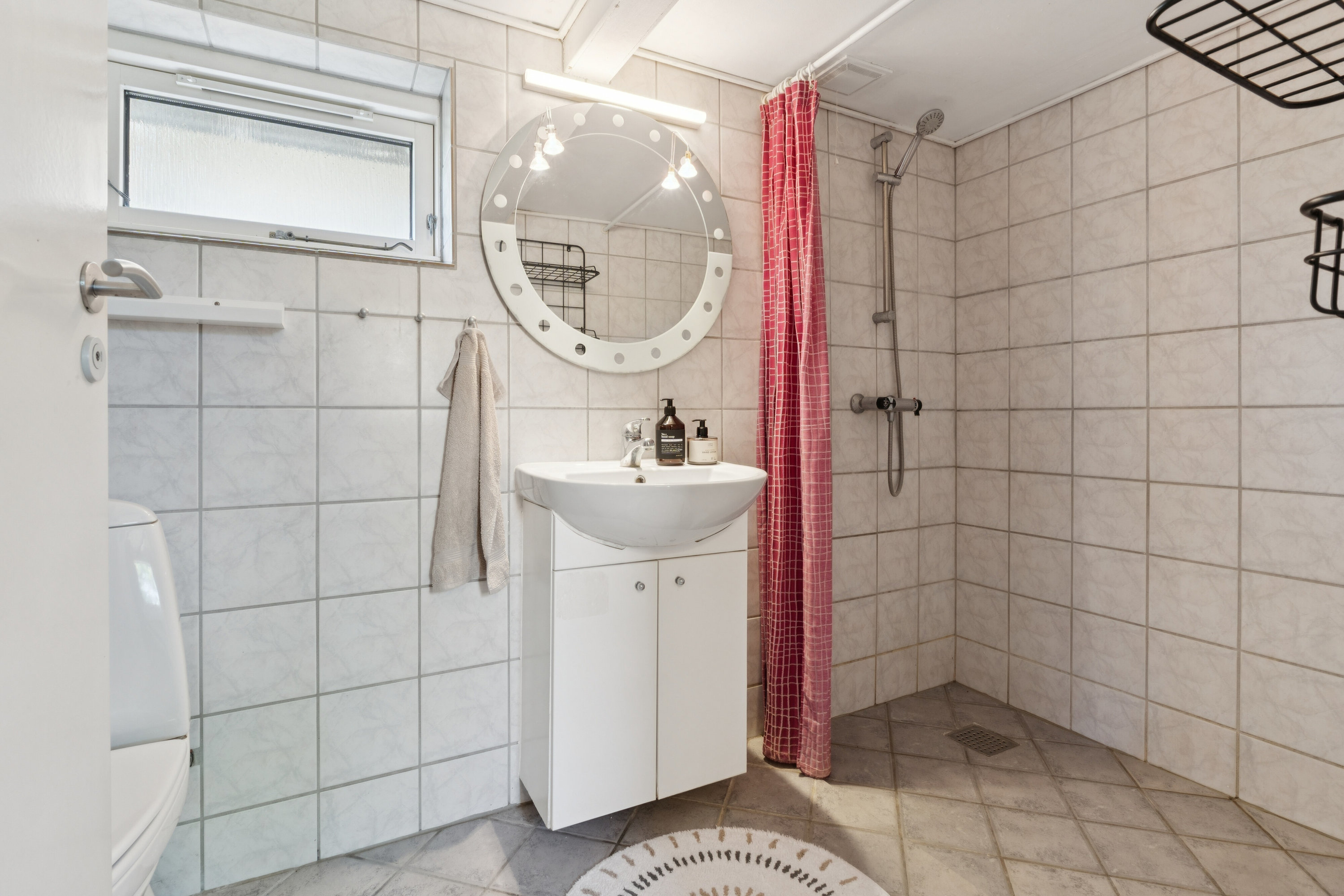 Fremhævet badeværelse billede i fuldskærmstilstand. Billede af Spodsbjergvej 323, Spodsbjerg, 5900 Rudkøbing