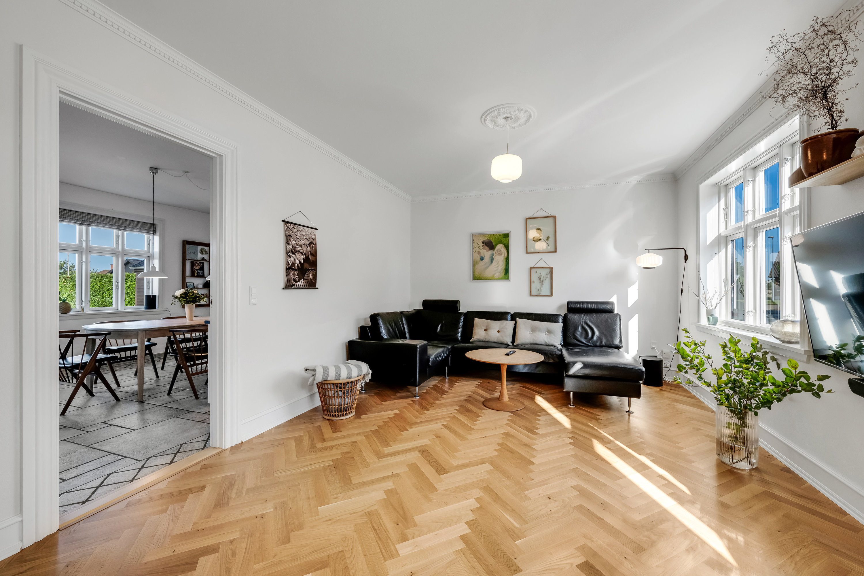 Fremhævet stue billede i fuldskærmstilstand. Billede af Kongevej 8, 6900 Skjern