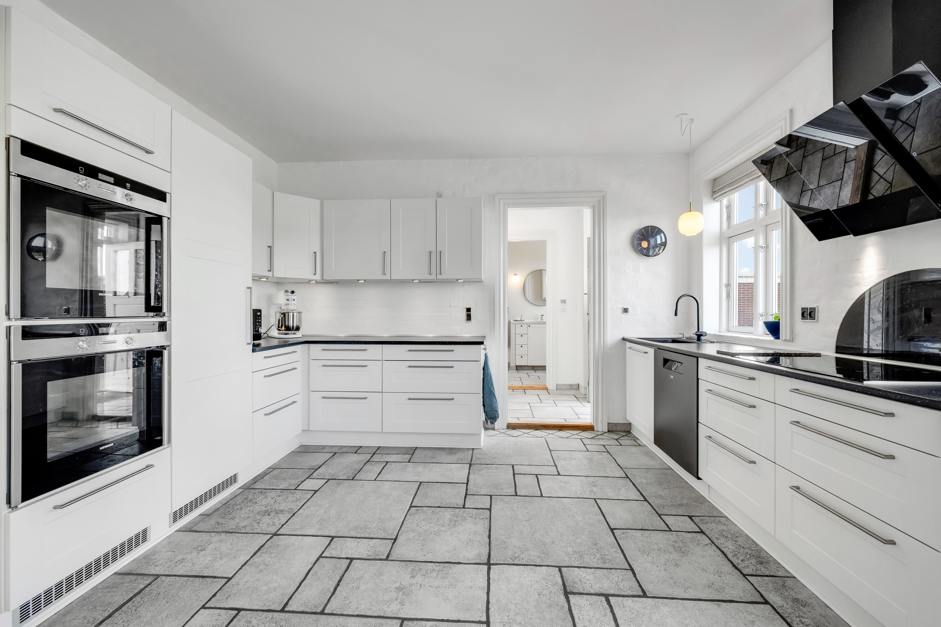 Fremhævet køkken billede i fuldskærmstilstand. Billede af Kongevej 8, 6900 Skjern