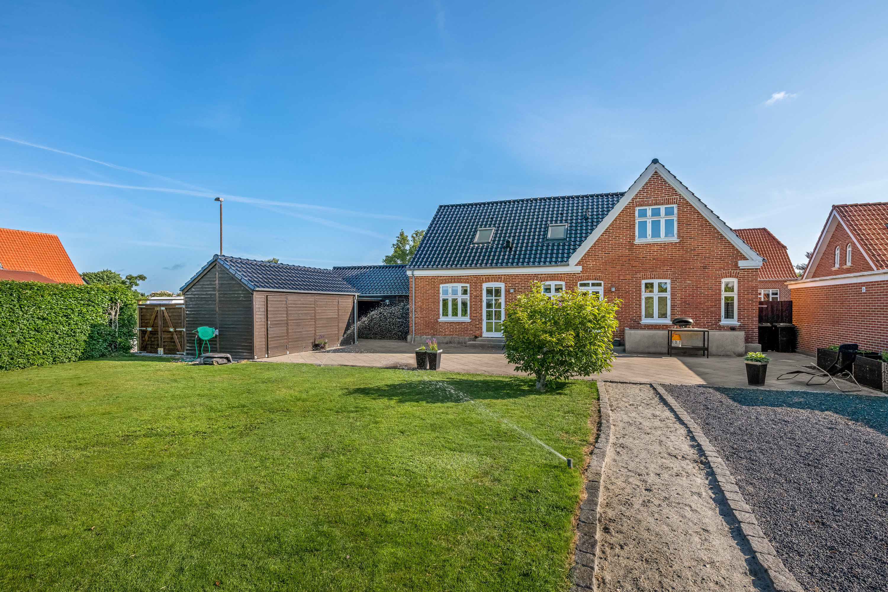 Fremhævet facade billede i fuldskærmstilstand. Billede af Kongevej 8, 6900 Skjern