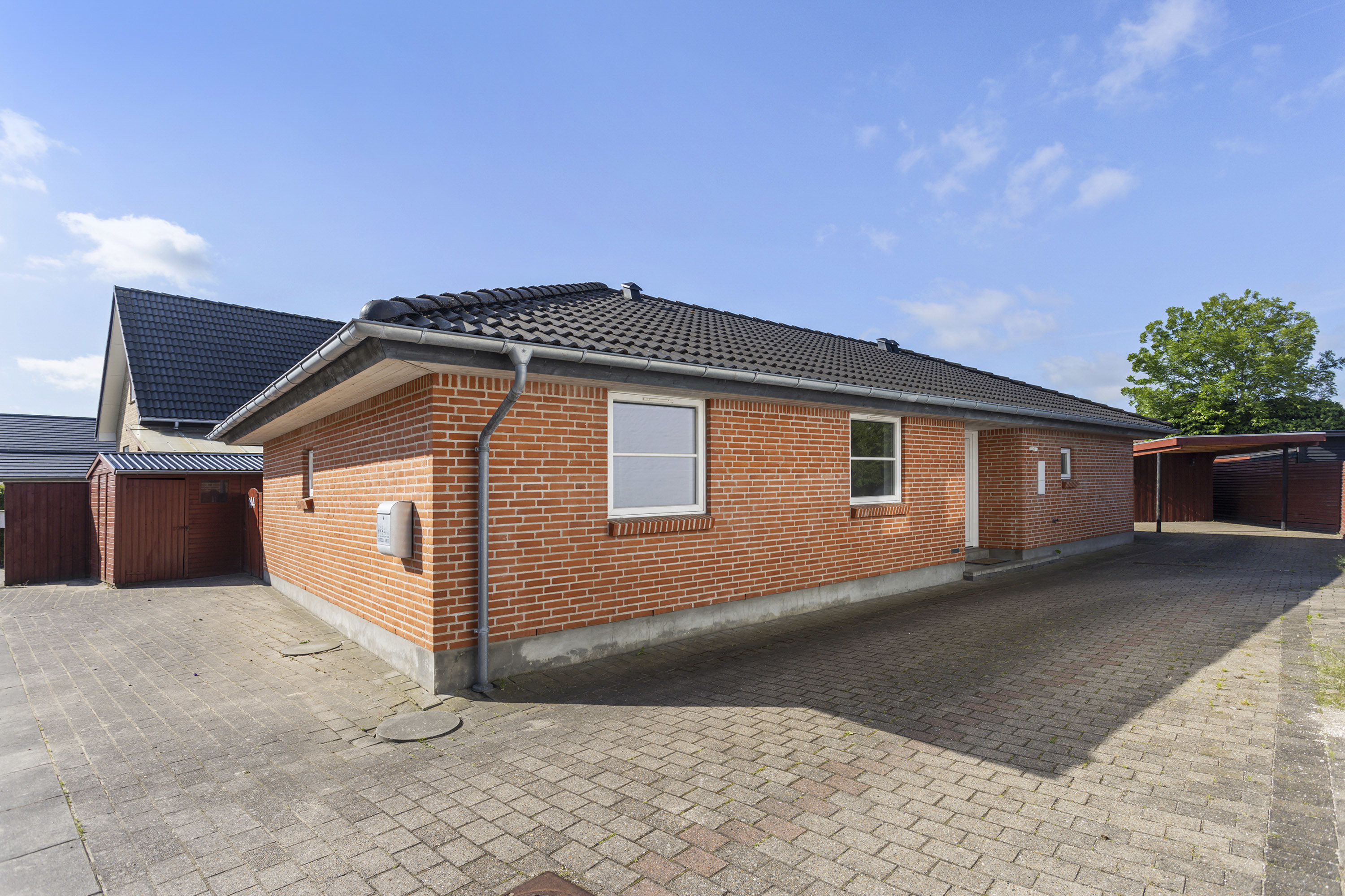 Fremhævet facade billede i fuldskærmstilstand. Billede af Algade 144, 9700 Brønderslev