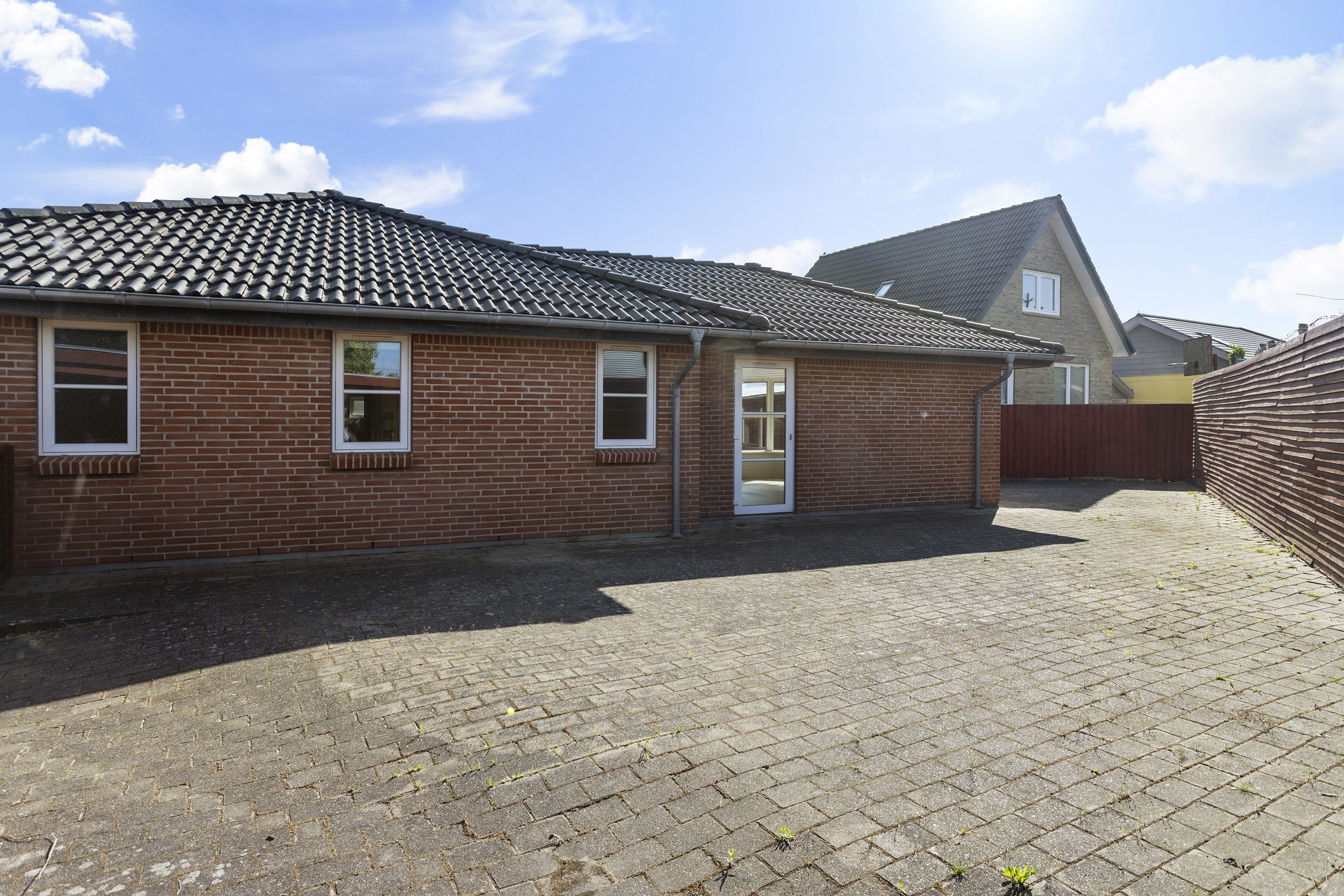 Fremhævet facade billede i fuldskærmstilstand. Billede af Algade 144, 9700 Brønderslev