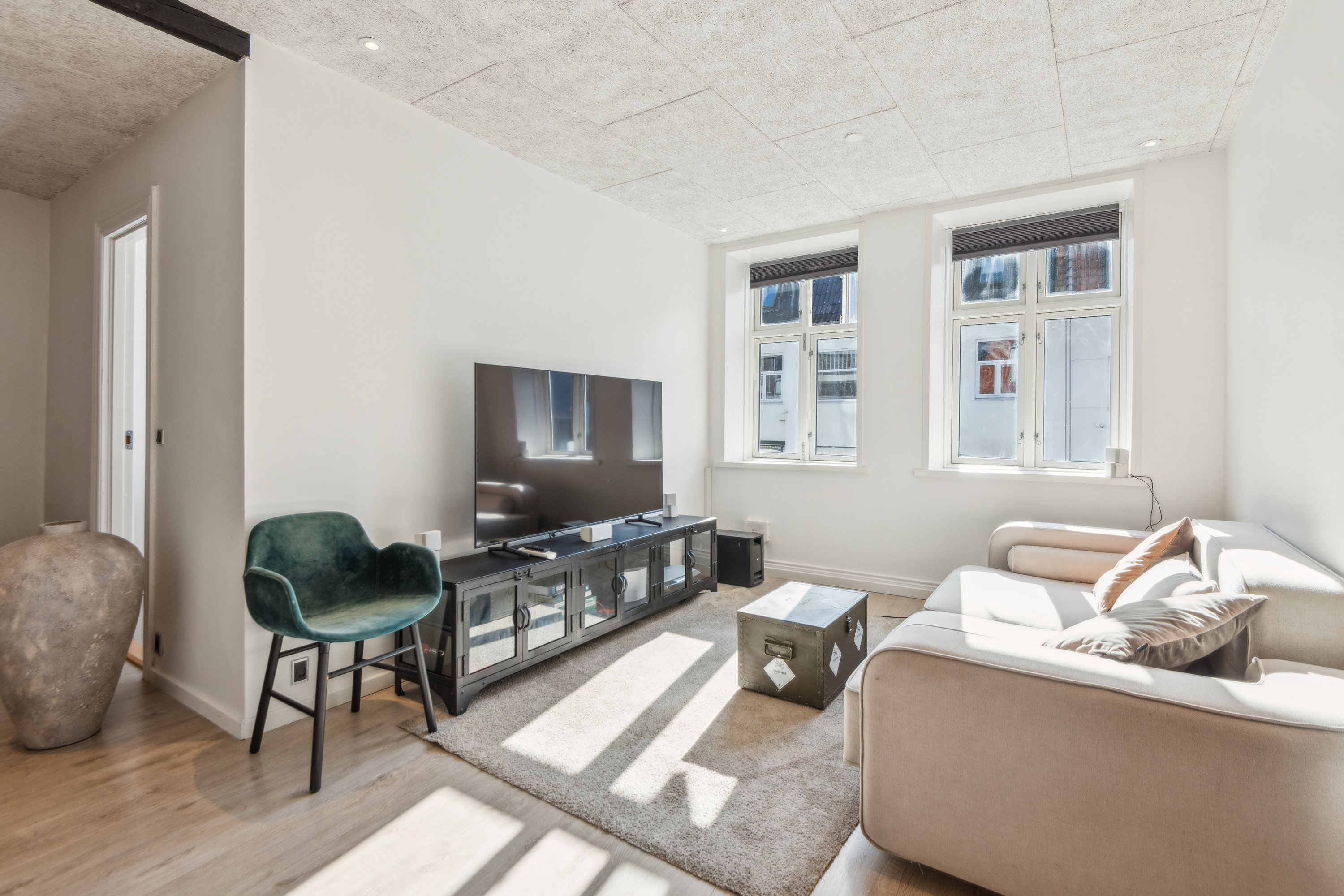 Fremhævet stue billede i fuldskærmstilstand. Billede af Vesterå 7, 1. th., 9000 Aalborg