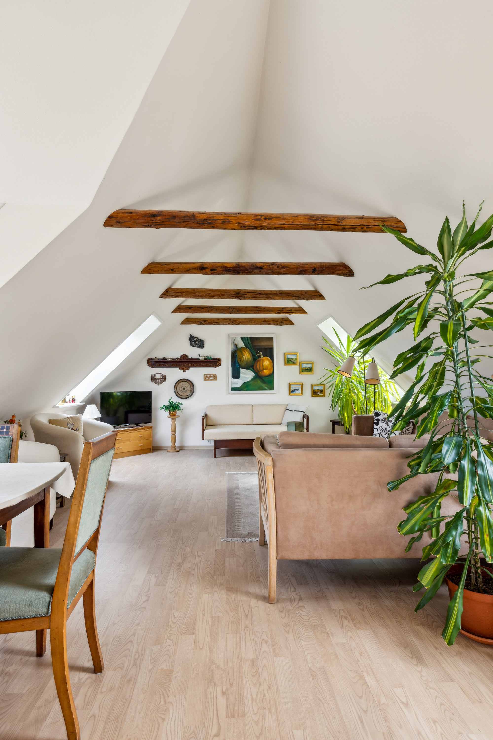 Fremhævet stue billede i fuldskærmstilstand. Billede af Lyngbyvej 87, 8570 Trustrup