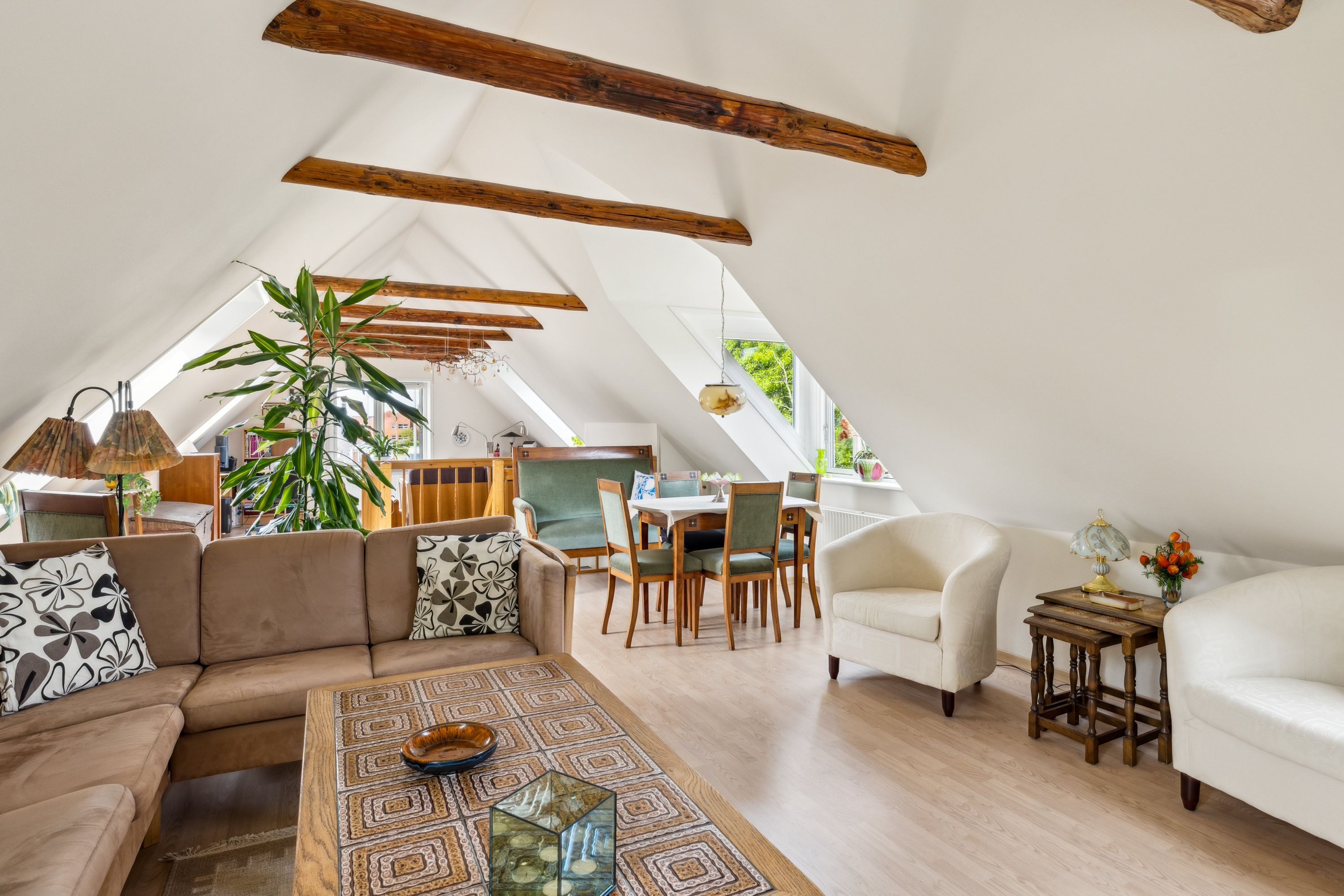 Fremhævet stue billede i fuldskærmstilstand. Billede af Lyngbyvej 87, 8570 Trustrup