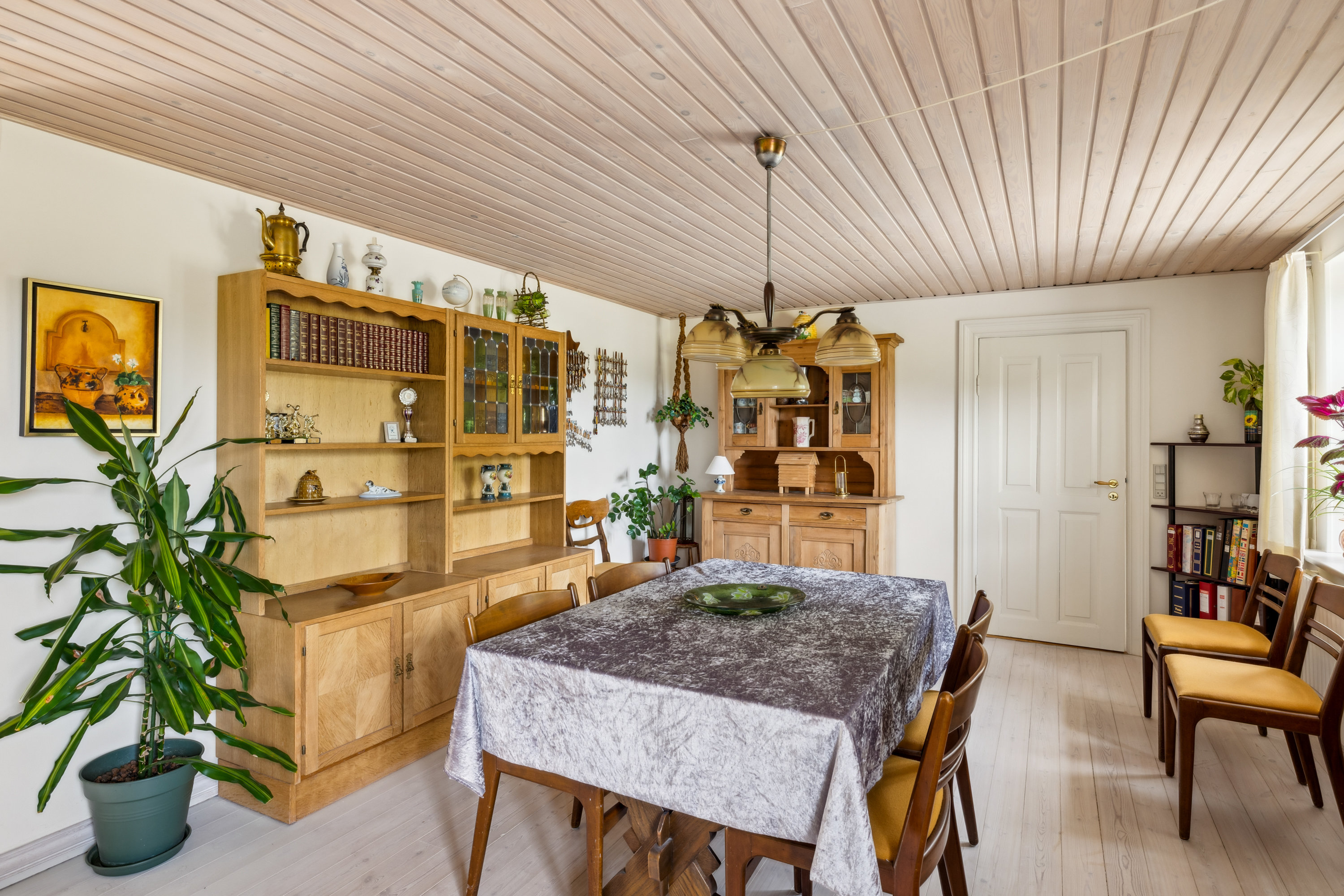 Fremhævet stue billede i fuldskærmstilstand. Billede af Lyngbyvej 87, 8570 Trustrup