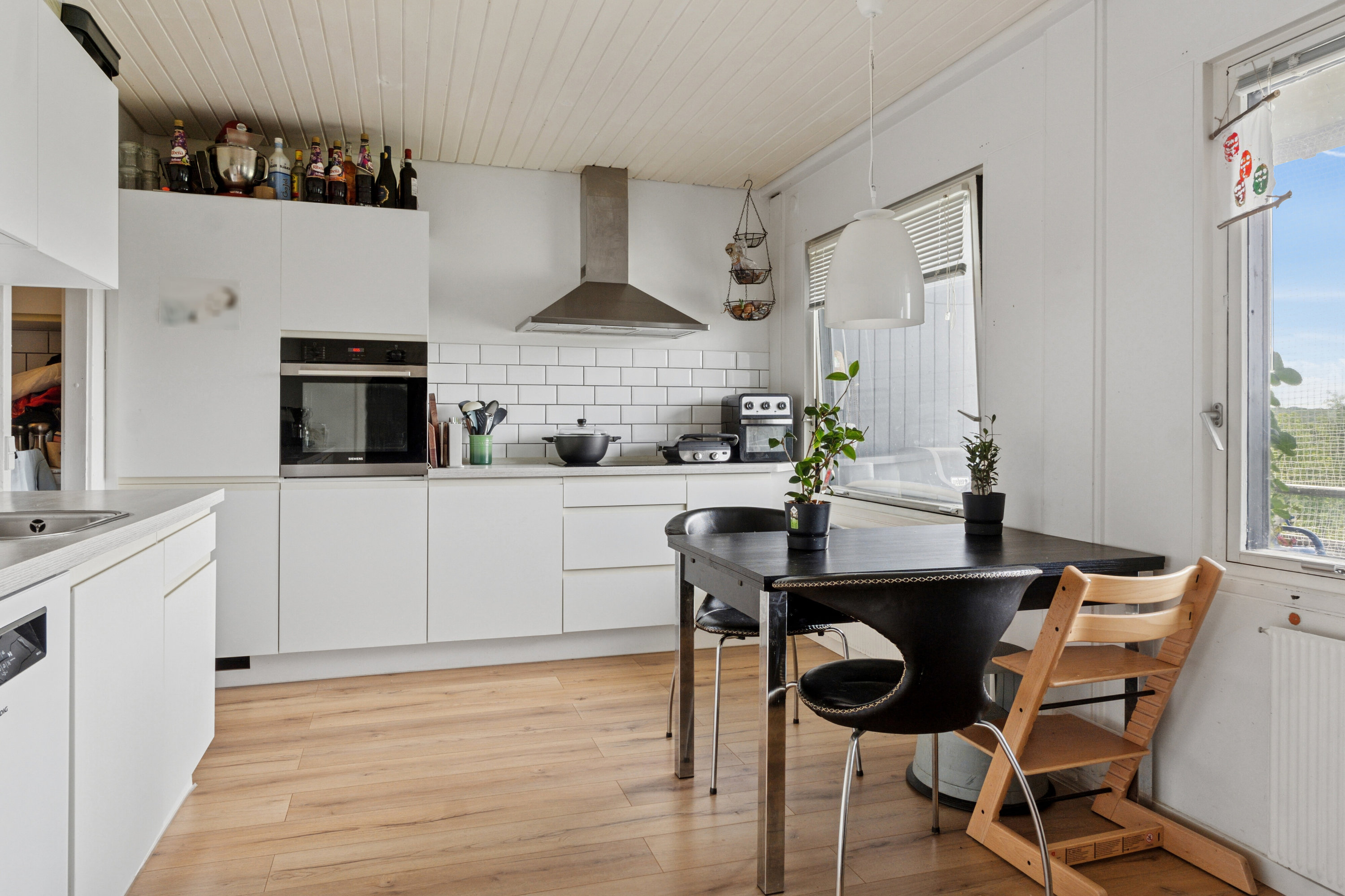 Fremhævet køkken billede i fuldskærmstilstand. Billede af Tyreengen 30, 3. th., 4220 Korsør