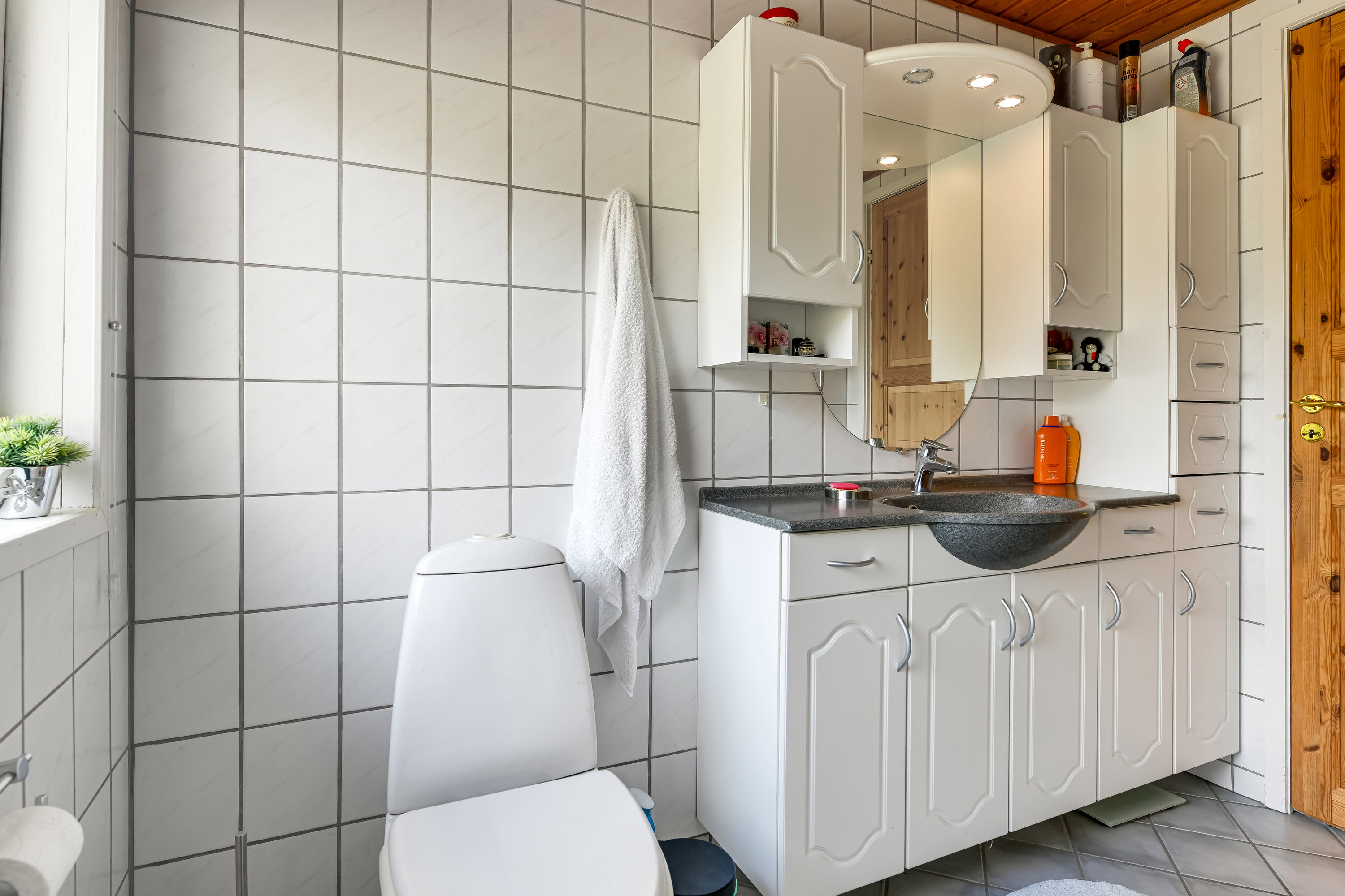 Fremhævet toilet billede i fuldskærmstilstand. Billede af Vesten Sandene 48, Sønderho, 6720 Fanø