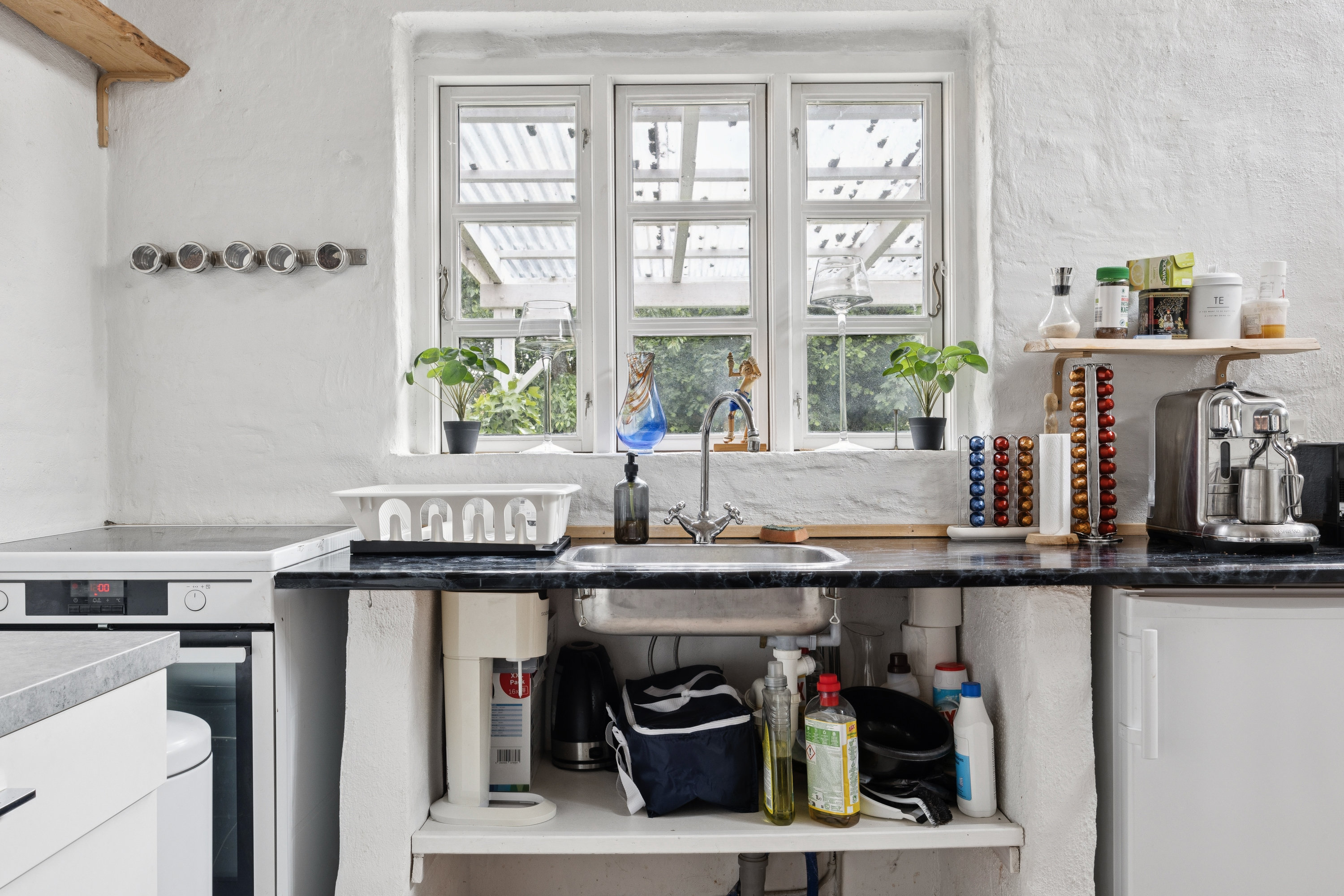 Fremhævet køkken billede i fuldskærmstilstand. Billede af Svansbjergvej 2, 4681 Herfølge