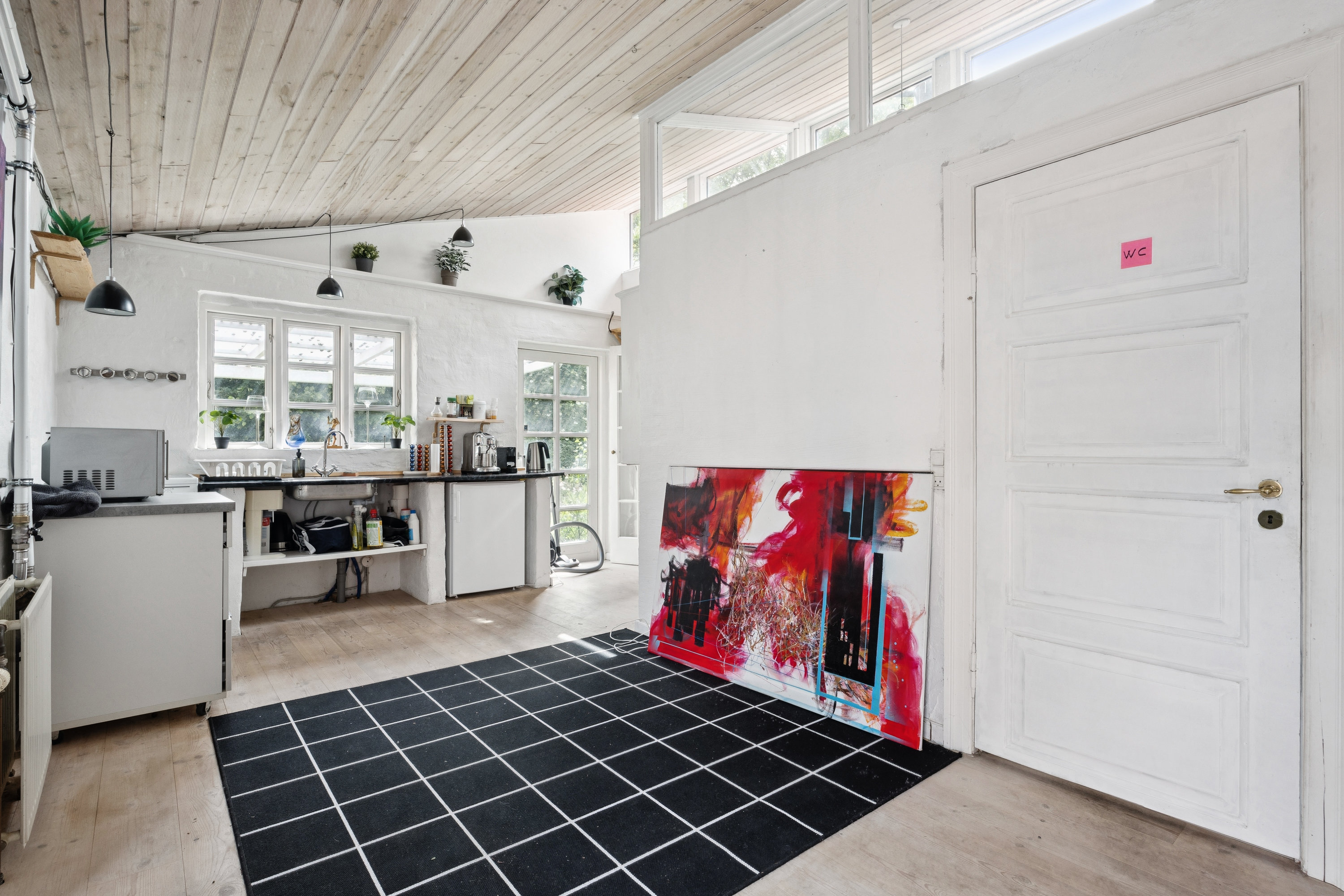 Fremhævet køkken billede i fuldskærmstilstand. Billede af Svansbjergvej 2, 4681 Herfølge