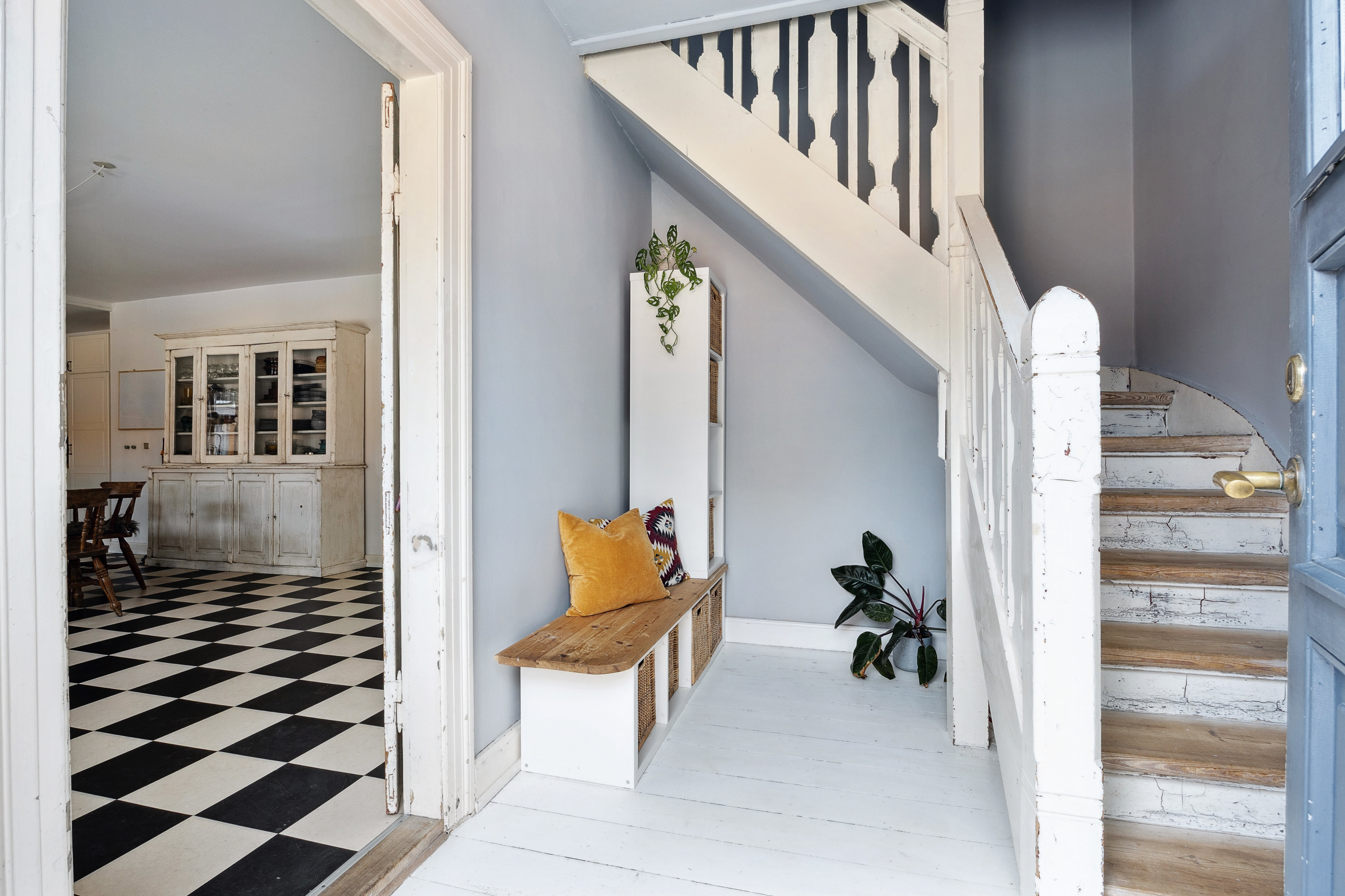 Fremhævet trappe billede i fuldskærmstilstand. Billede af Svansbjergvej 2, 4681 Herfølge