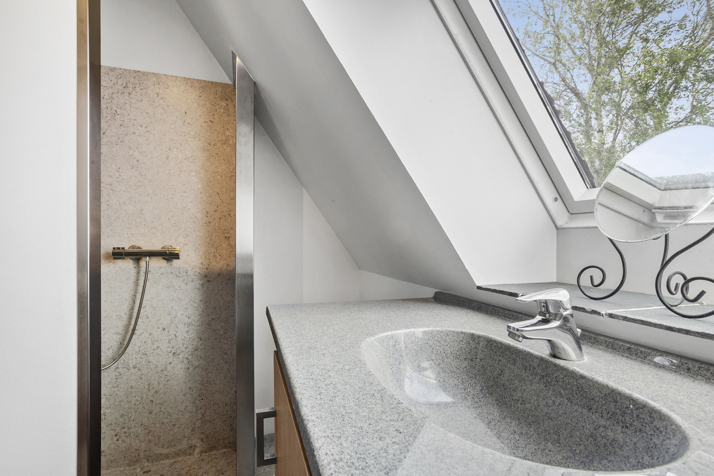 Fremhævet badeværelse billede i fuldskærmstilstand. Billede af Ribe-Vejle Landevej 13, Nyby, 6600 Vejen