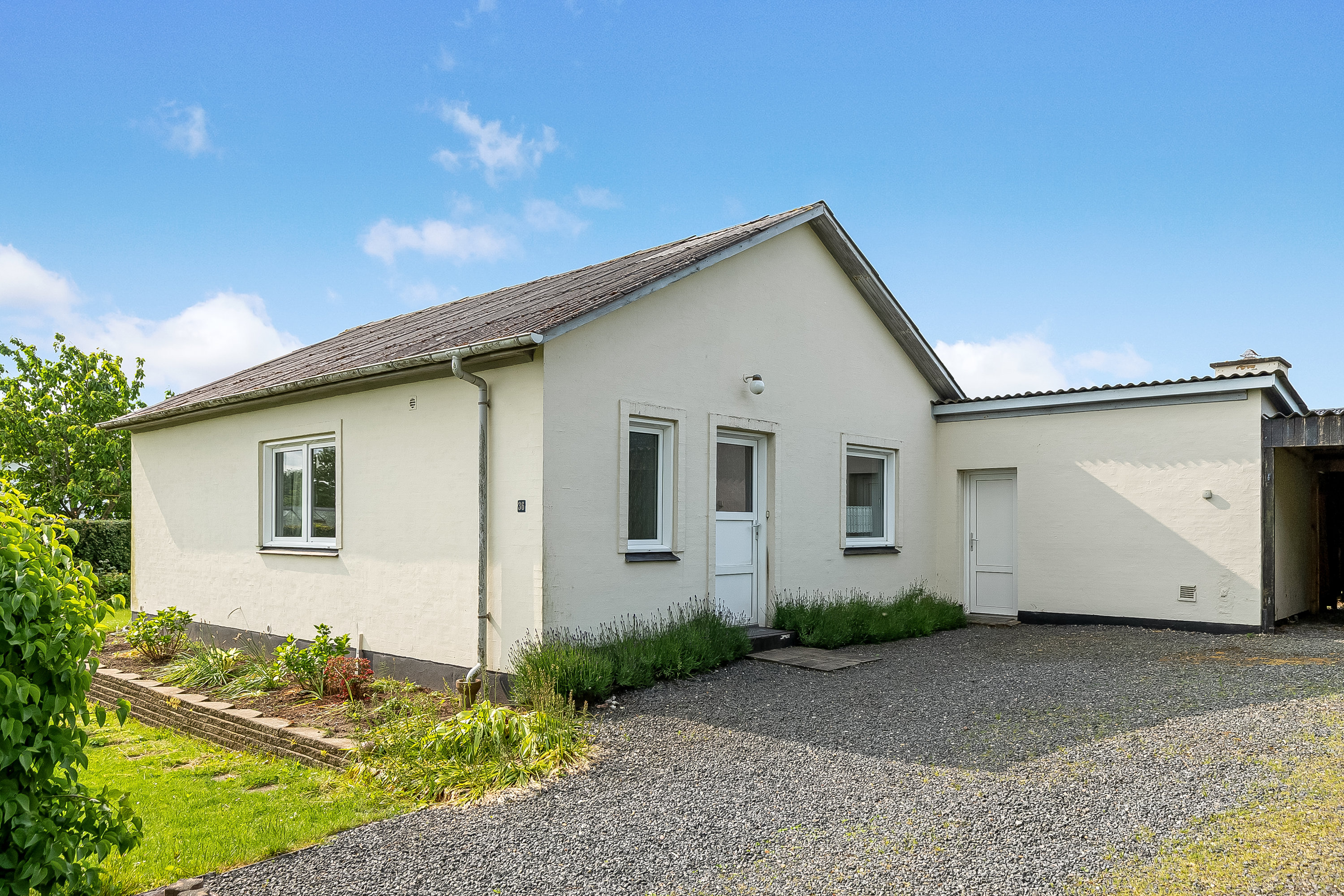 Miniaturebillede 1: ejendommen. Billede af Stenderupvej 36, Agtrup, 6091 Bjert