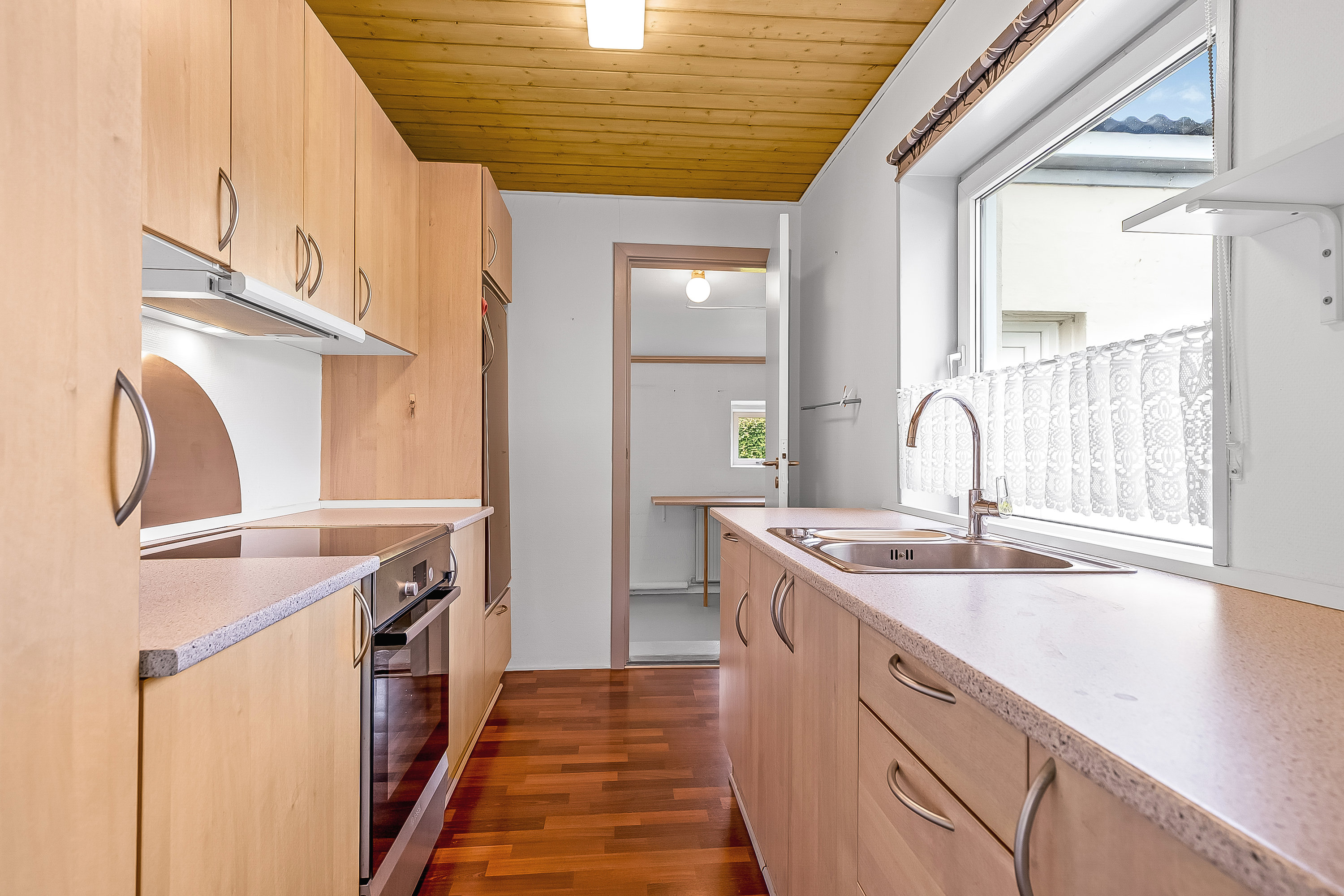 Fremhævet køkken billede i fuldskærmstilstand. Billede af Stenderupvej 36, Agtrup, 6091 Bjert