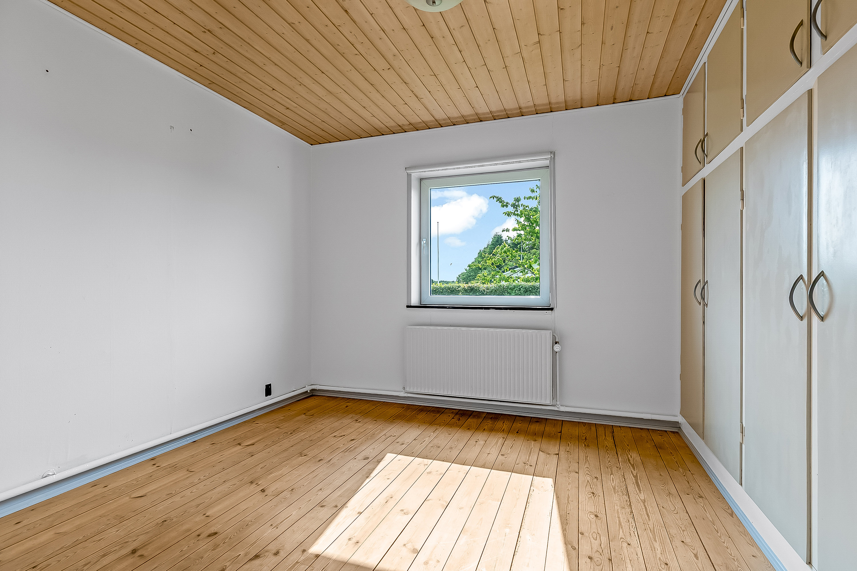 Fremhævet soveværelse billede i fuldskærmstilstand. Billede af Stenderupvej 36, Agtrup, 6091 Bjert