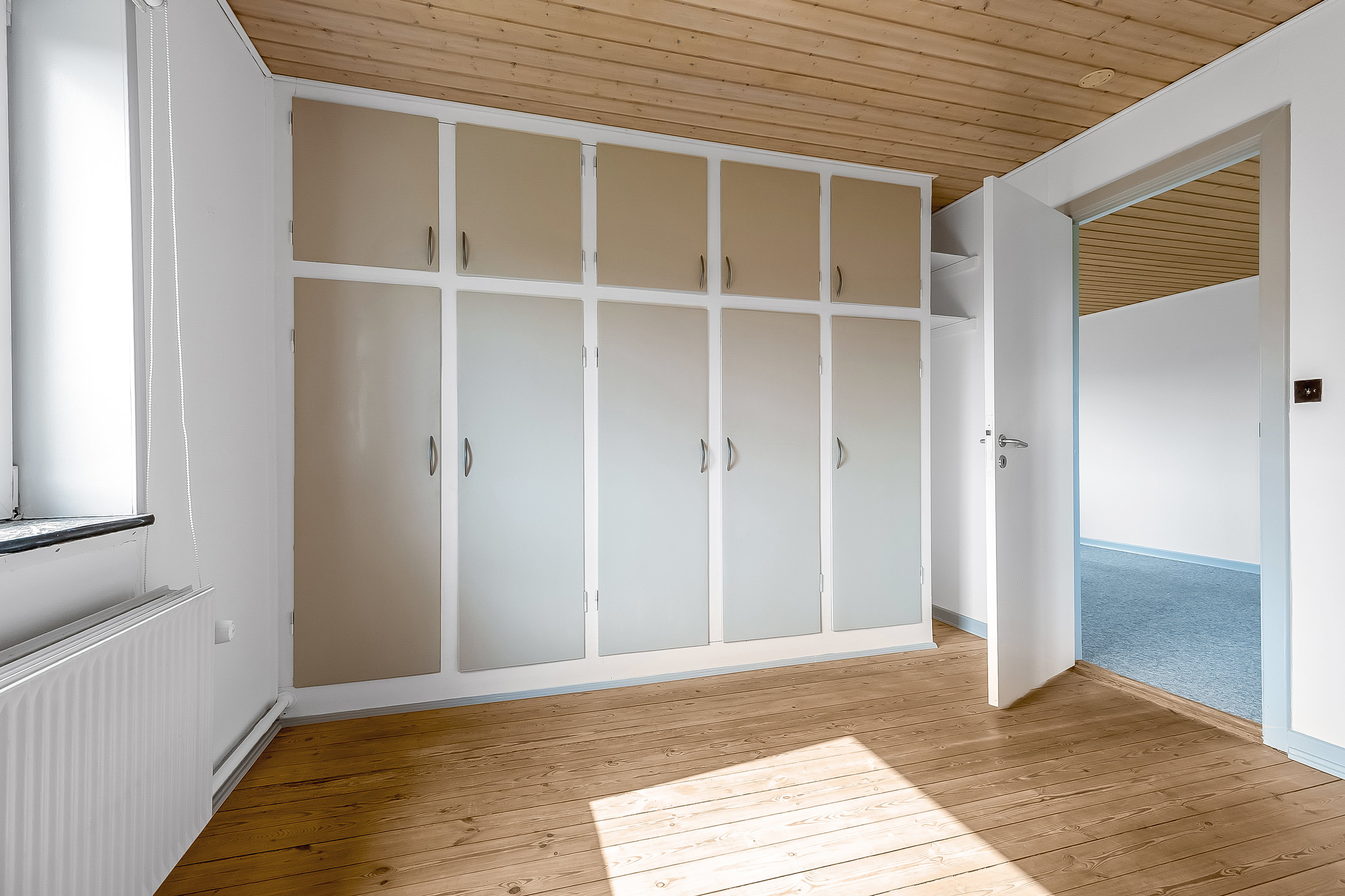 Fremhævet soveværelse billede i fuldskærmstilstand. Billede af Stenderupvej 36, Agtrup, 6091 Bjert