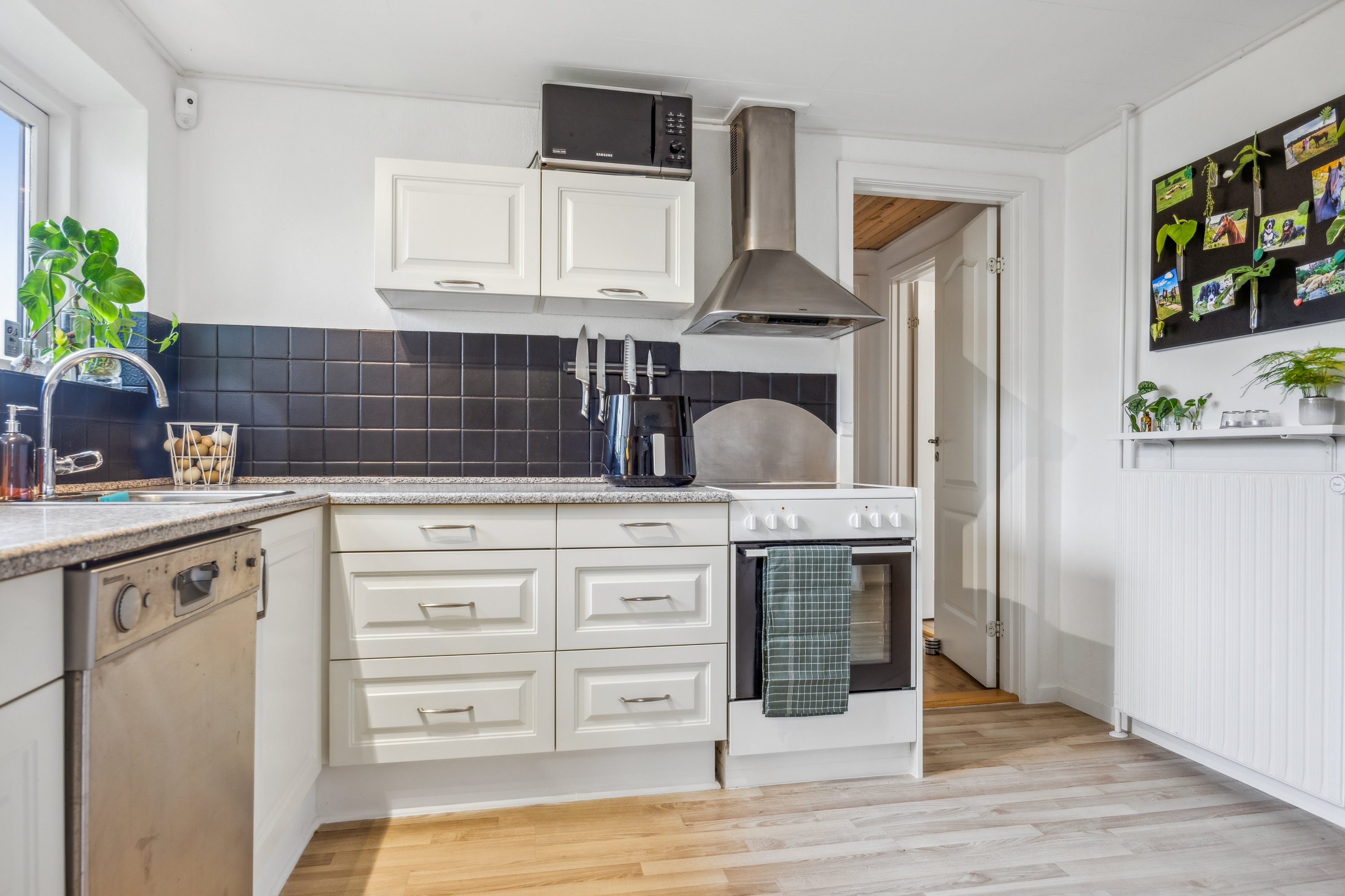 Fremhævet køkken billede i fuldskærmstilstand. Billede af Bjørnbækvej 4, Ravnstrup, 9320 Hjallerup