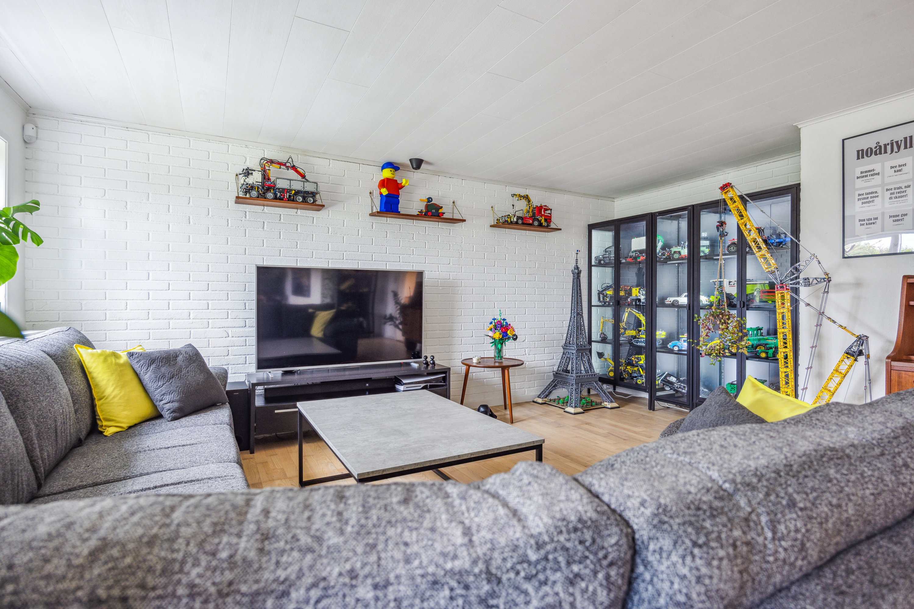 Fremhævet stue billede i fuldskærmstilstand. Billede af Bjørnbækvej 4, Ravnstrup, 9320 Hjallerup