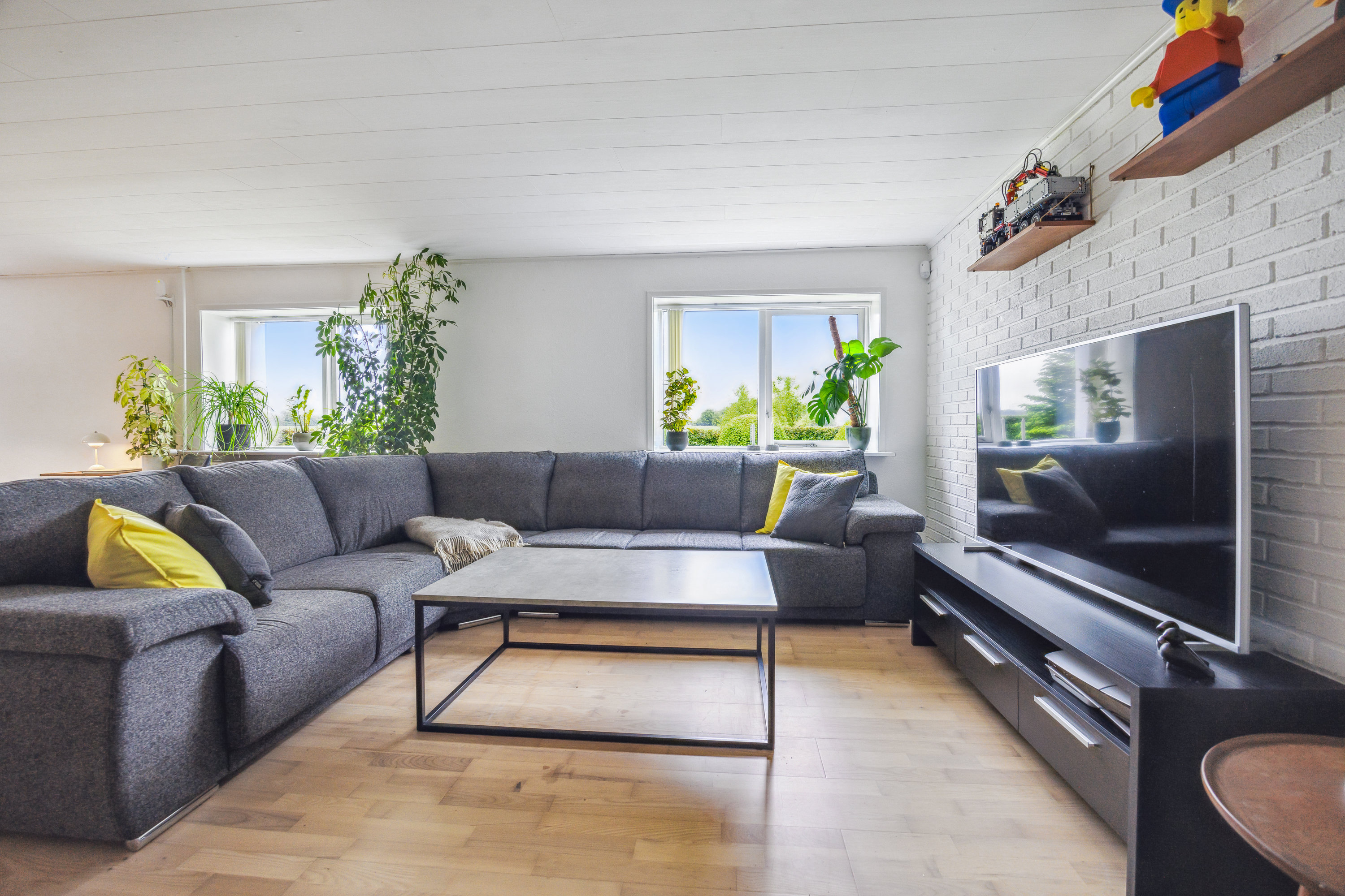 Fremhævet stue billede i fuldskærmstilstand. Billede af Bjørnbækvej 4, Ravnstrup, 9320 Hjallerup