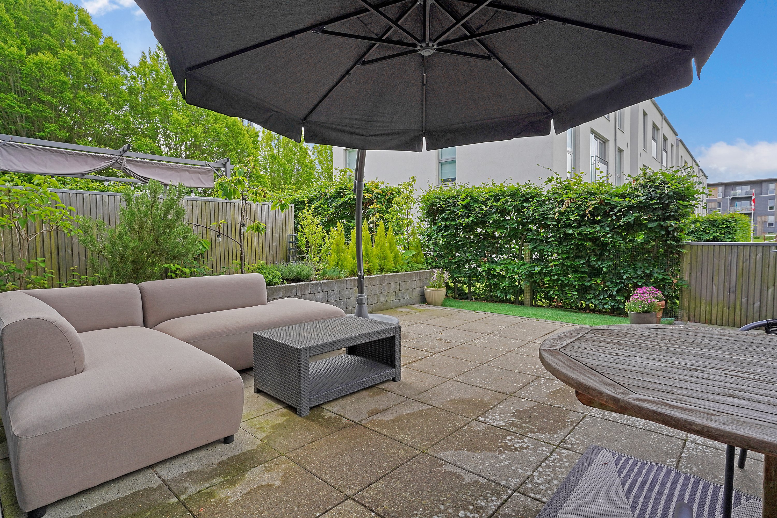 Fremhævet terrasse billede i fuldskærmstilstand. Billede af Rådhusparken 47, 3450 Allerød