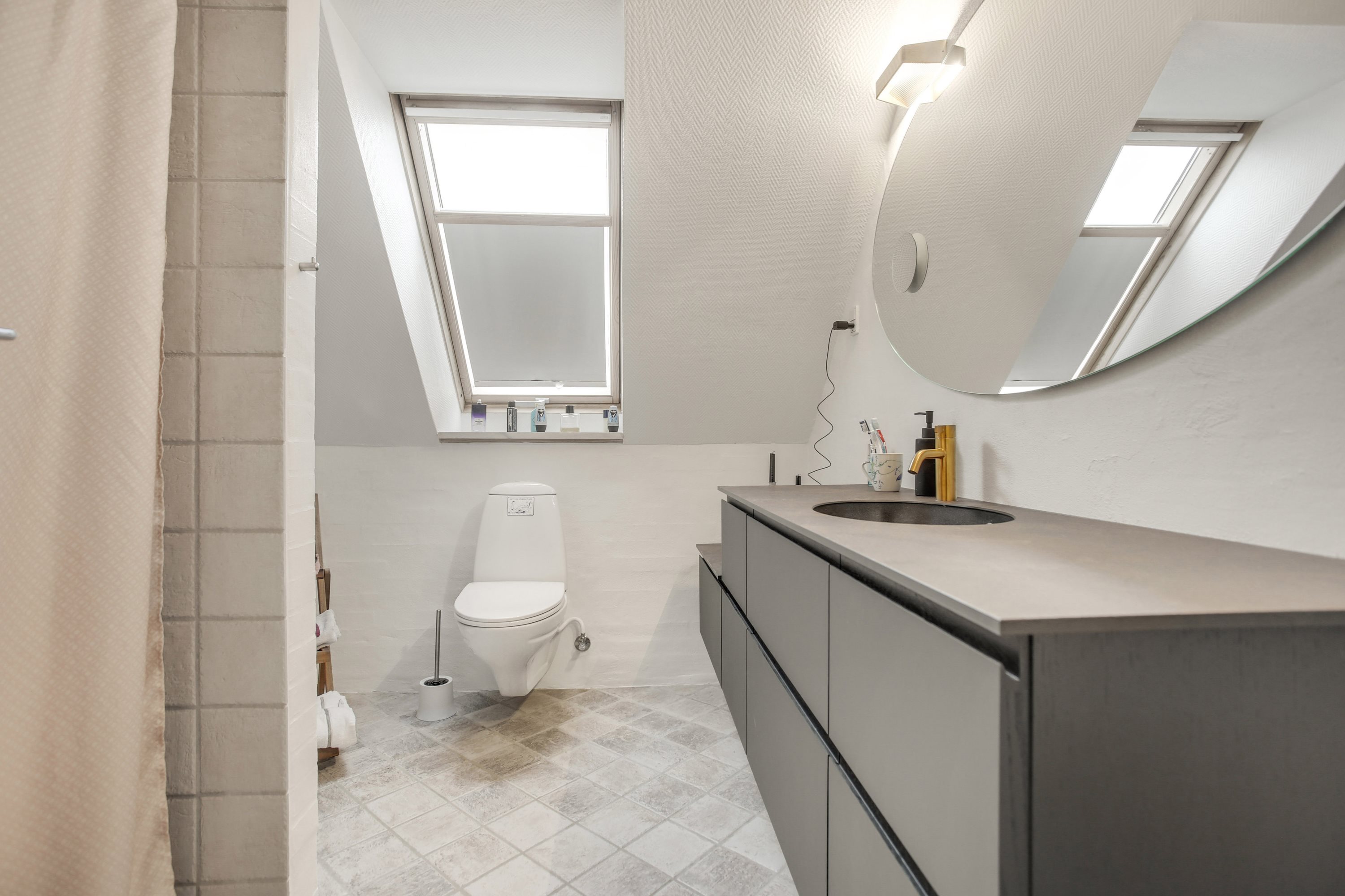 Fremhævet badeværelse billede i fuldskærmstilstand. Billede af Guldager 12, Ølholm, 7160 Tørring