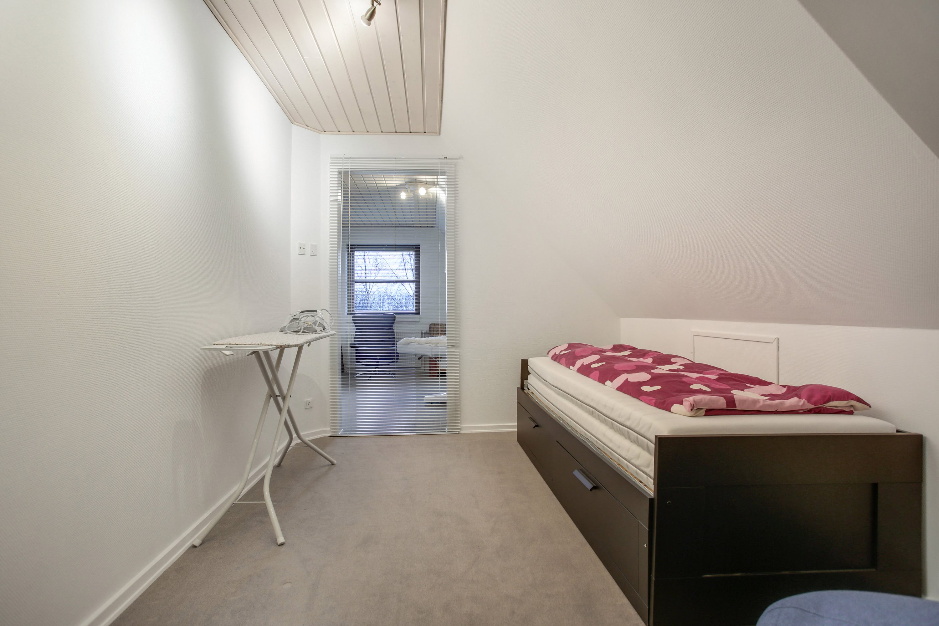 Fremhævet værelse billede i fuldskærmstilstand. Billede af Guldager 12, Ølholm, 7160 Tørring