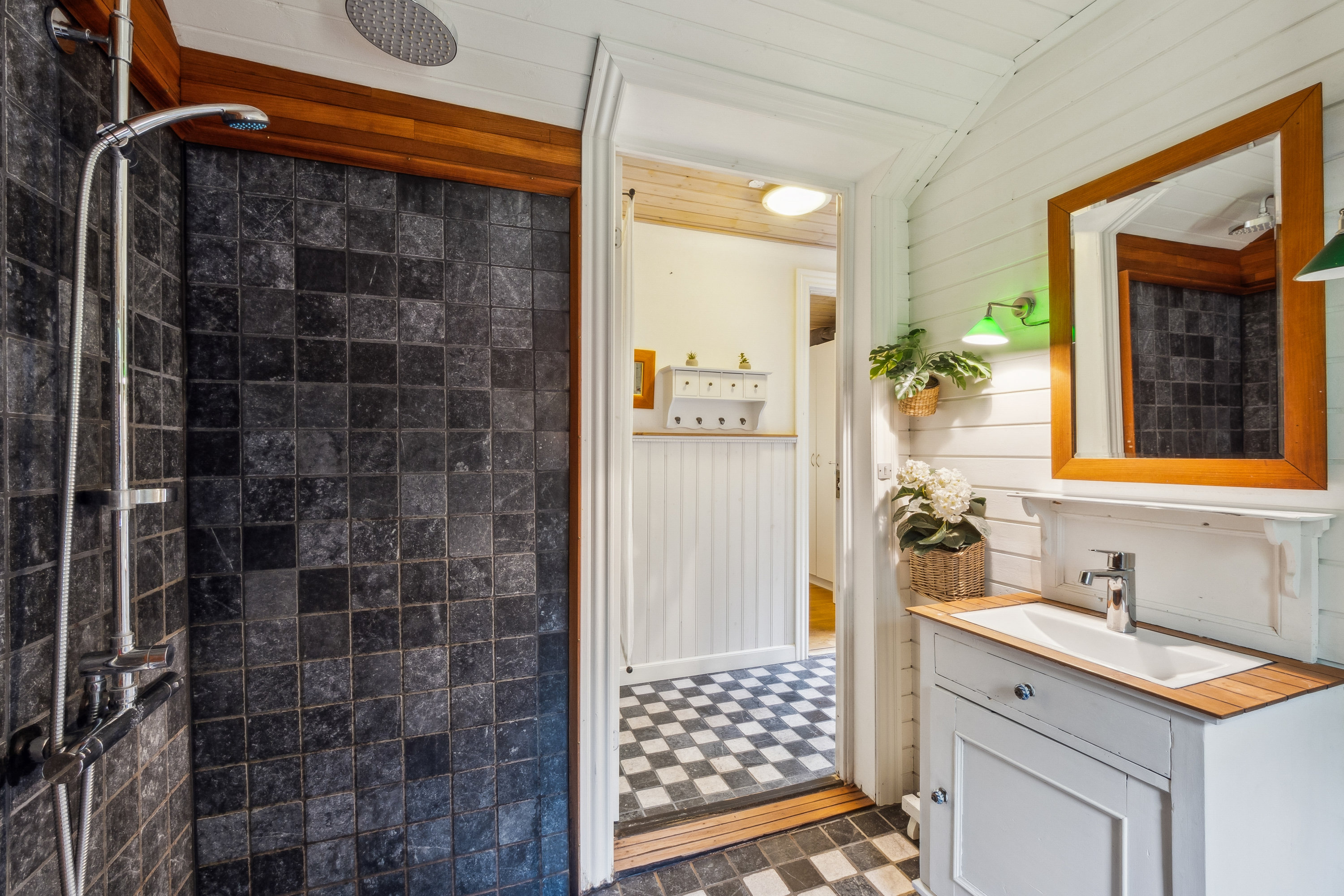 Fremhævet badeværelse billede i fuldskærmstilstand. Billede af Lyngvej 32, Virksund, 7840 Højslev