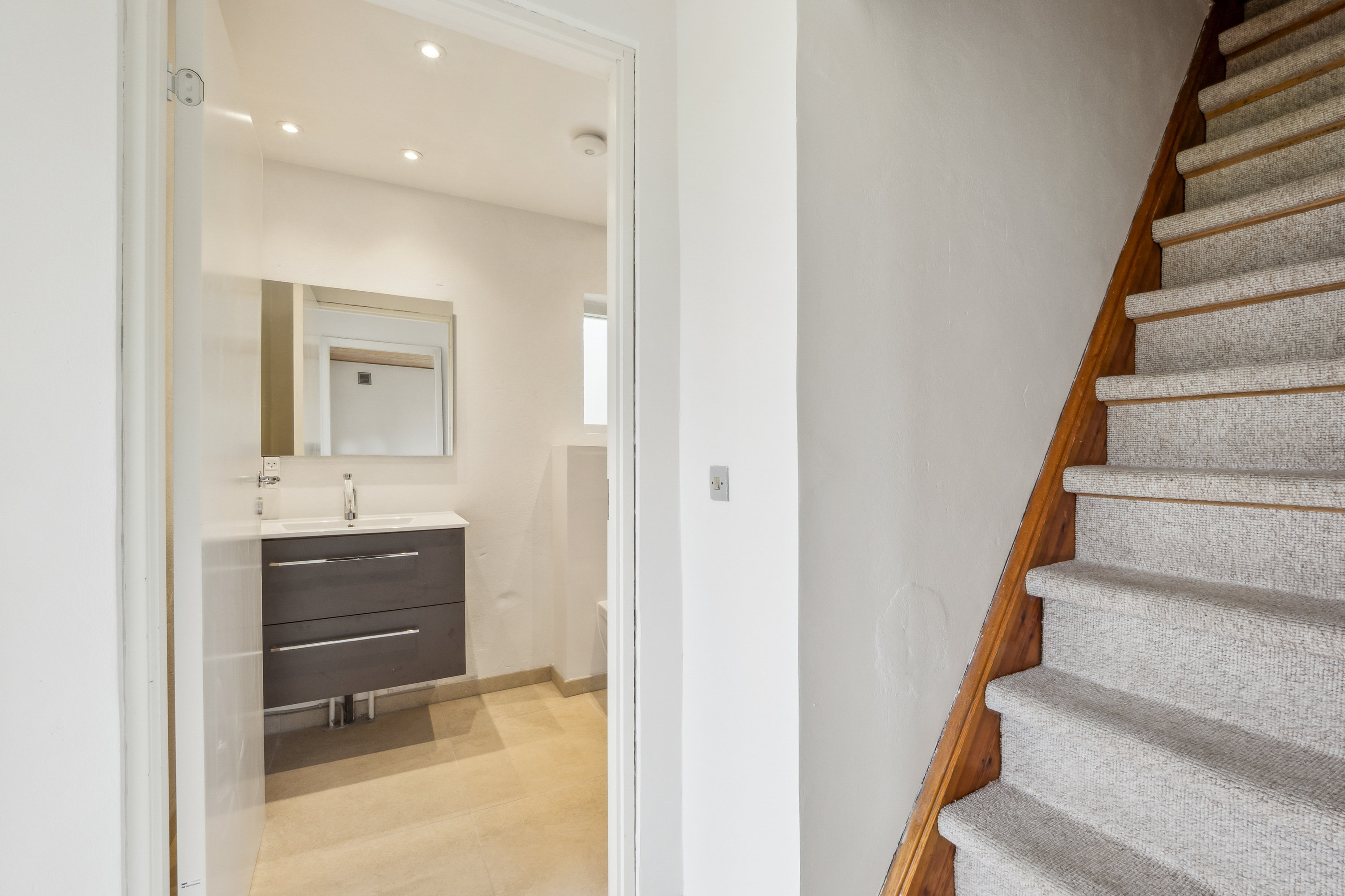 Fremhævet trappe billede i fuldskærmstilstand. Billede af Stårupvej 12, Dommerby, 7800 Skive