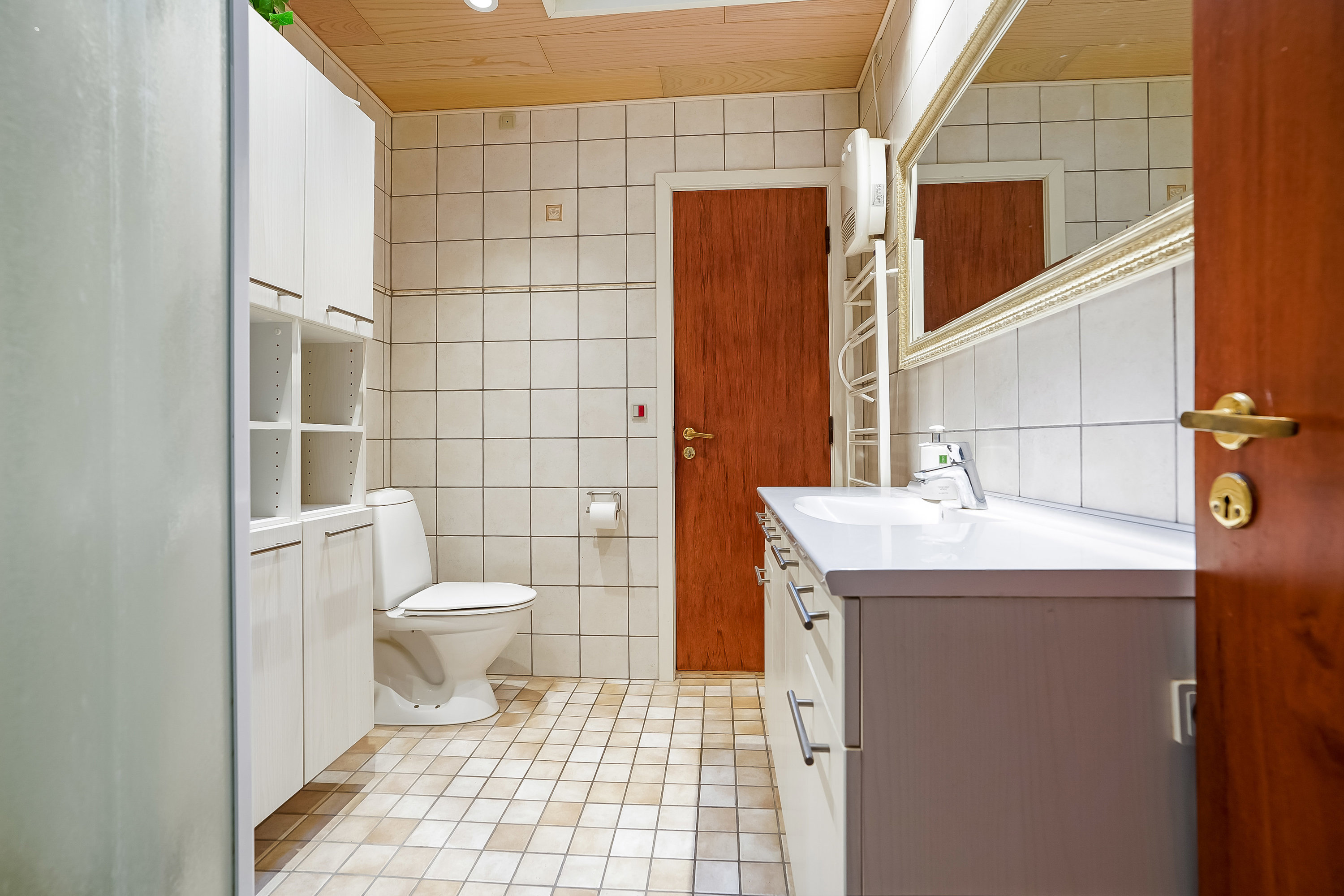 Fremhævet toilet billede i fuldskærmstilstand. Billede af Grønnegade 19, 5580 Nørre Aaby