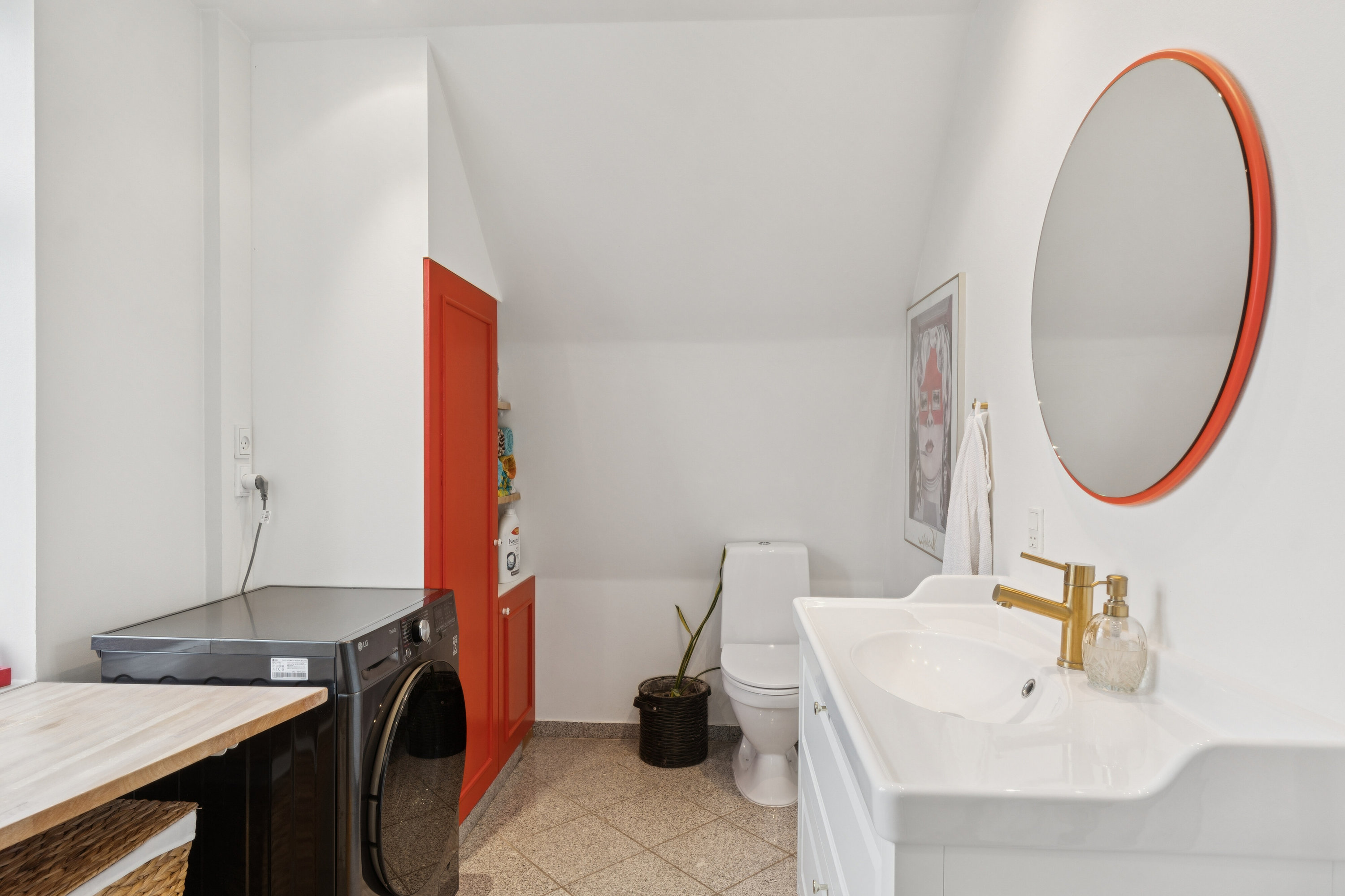 Fremhævet badeværelse billede i fuldskærmstilstand. Billede af Søndergade 19B, 2., 4690 Haslev