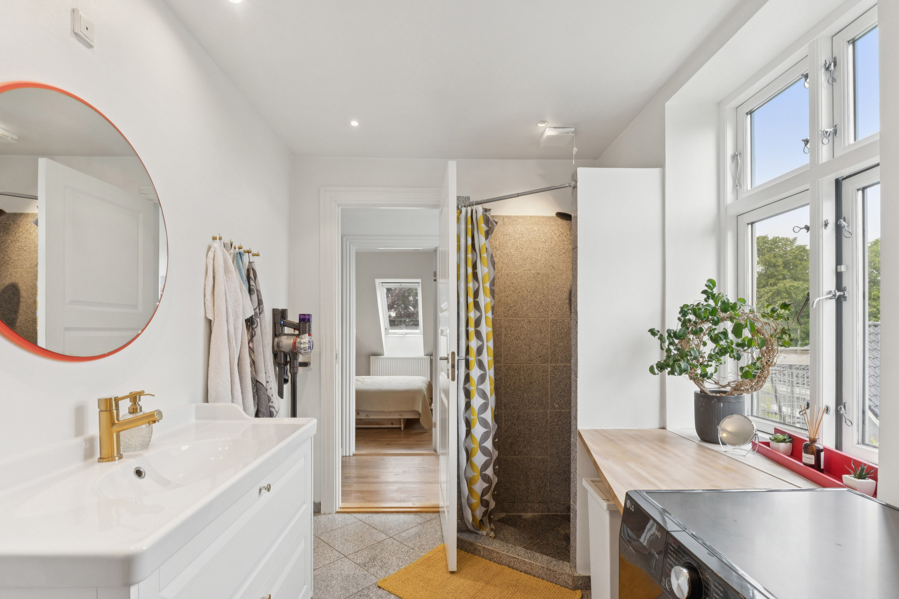 Fremhævet badeværelse billede i fuldskærmstilstand. Billede af Søndergade 19B, 2., 4690 Haslev