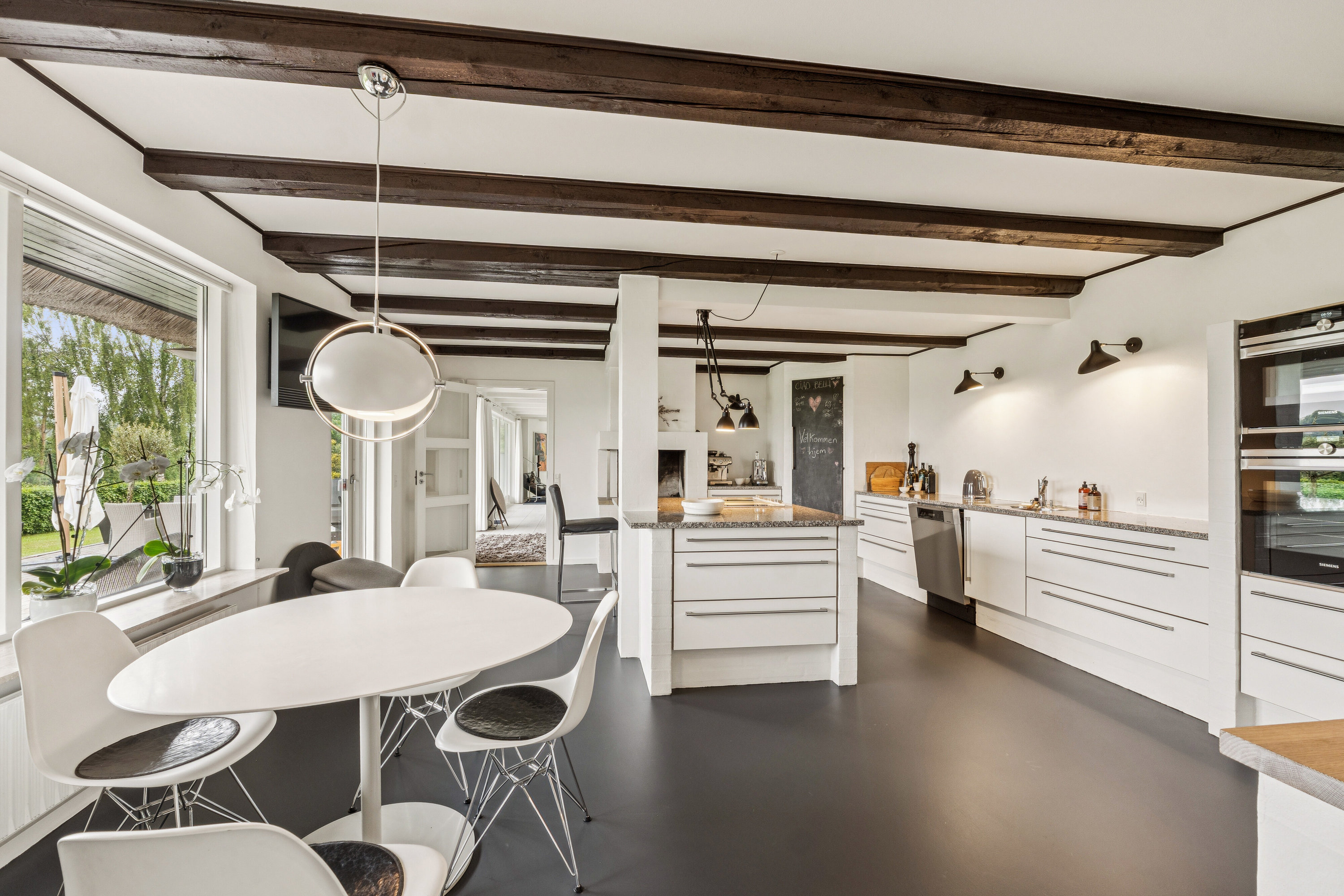 Fremhævet spisestue billede i fuldskærmstilstand. Billede af Teglværksvej 60, Mygdal, 9800 Hjørring