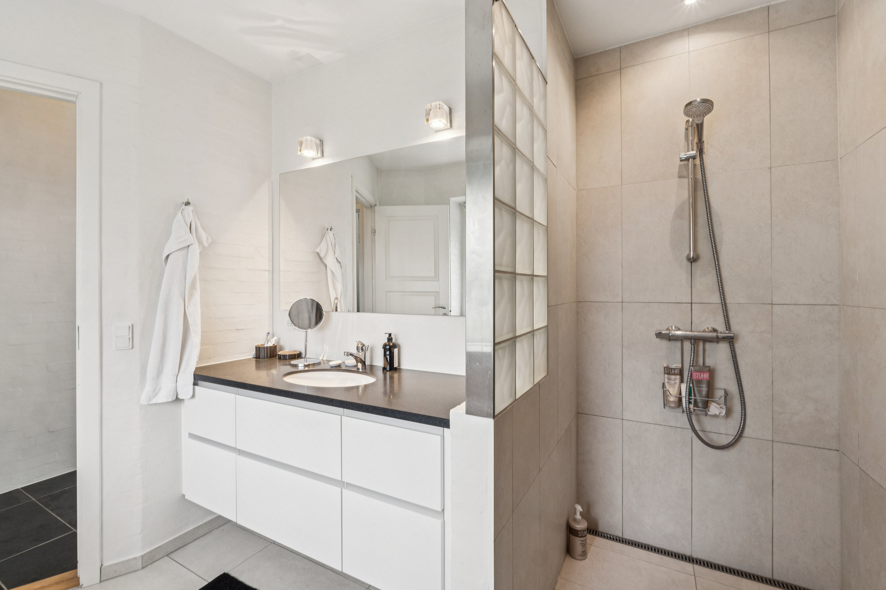 Fremhævet badeværelse billede i fuldskærmstilstand. Billede af Teglværksvej 60, Mygdal, 9800 Hjørring