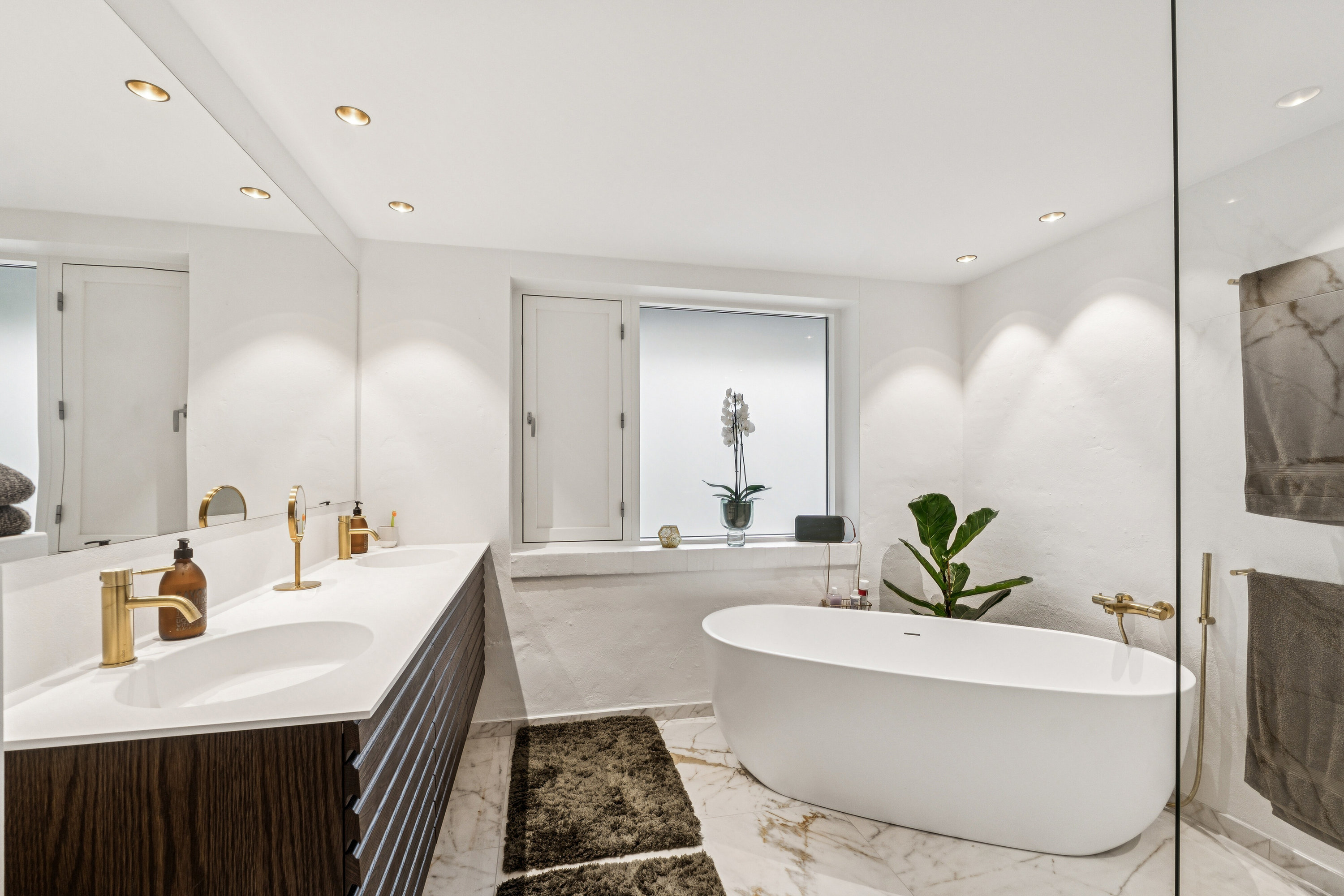 Fremhævet badeværelse billede i fuldskærmstilstand. Billede af Teglværksvej 60, Mygdal, 9800 Hjørring