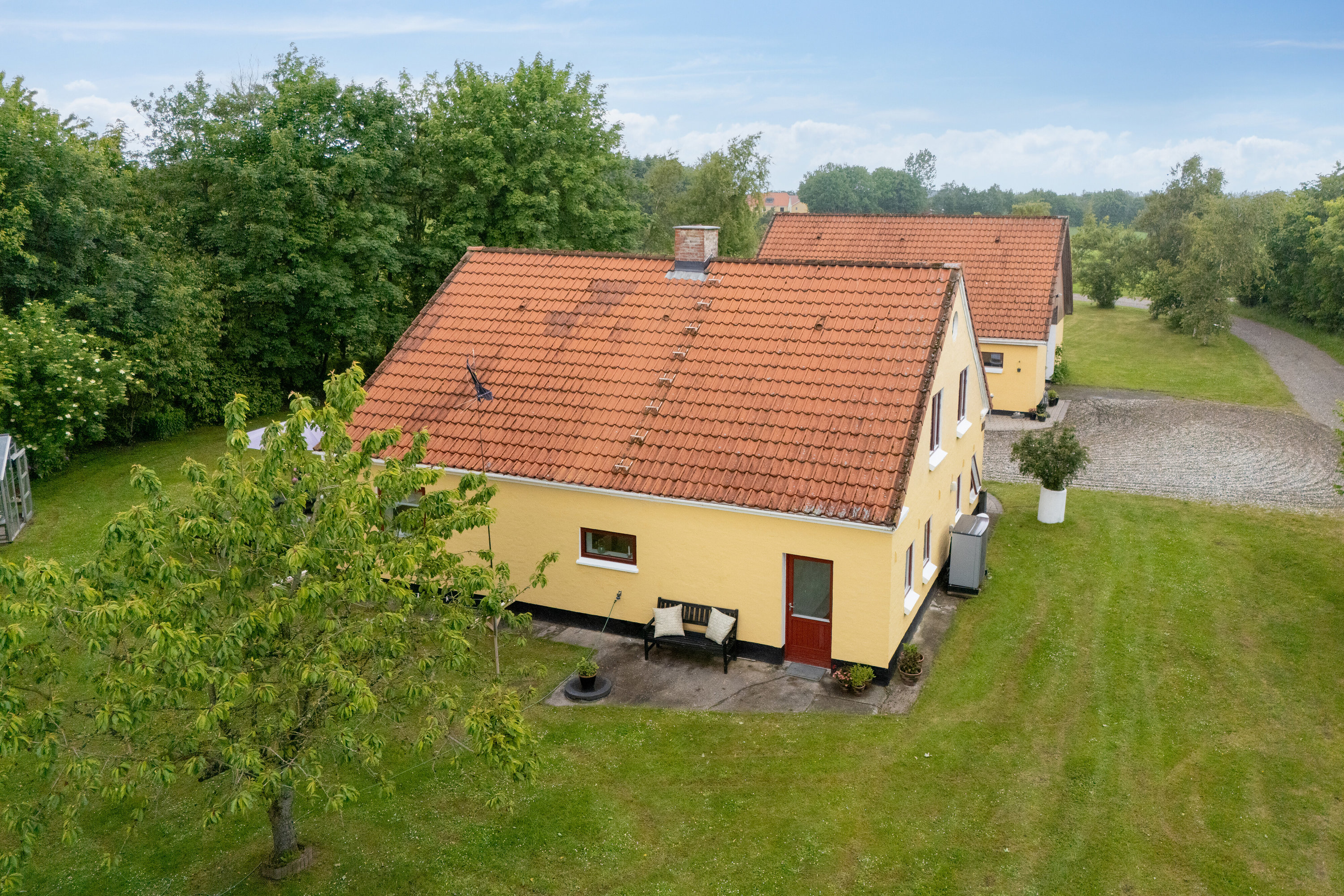 Fremhævet set fra haven billede i fuldskærmstilstand. Billede af Pletvej 135, Mosbjerg, 9870 Sindal