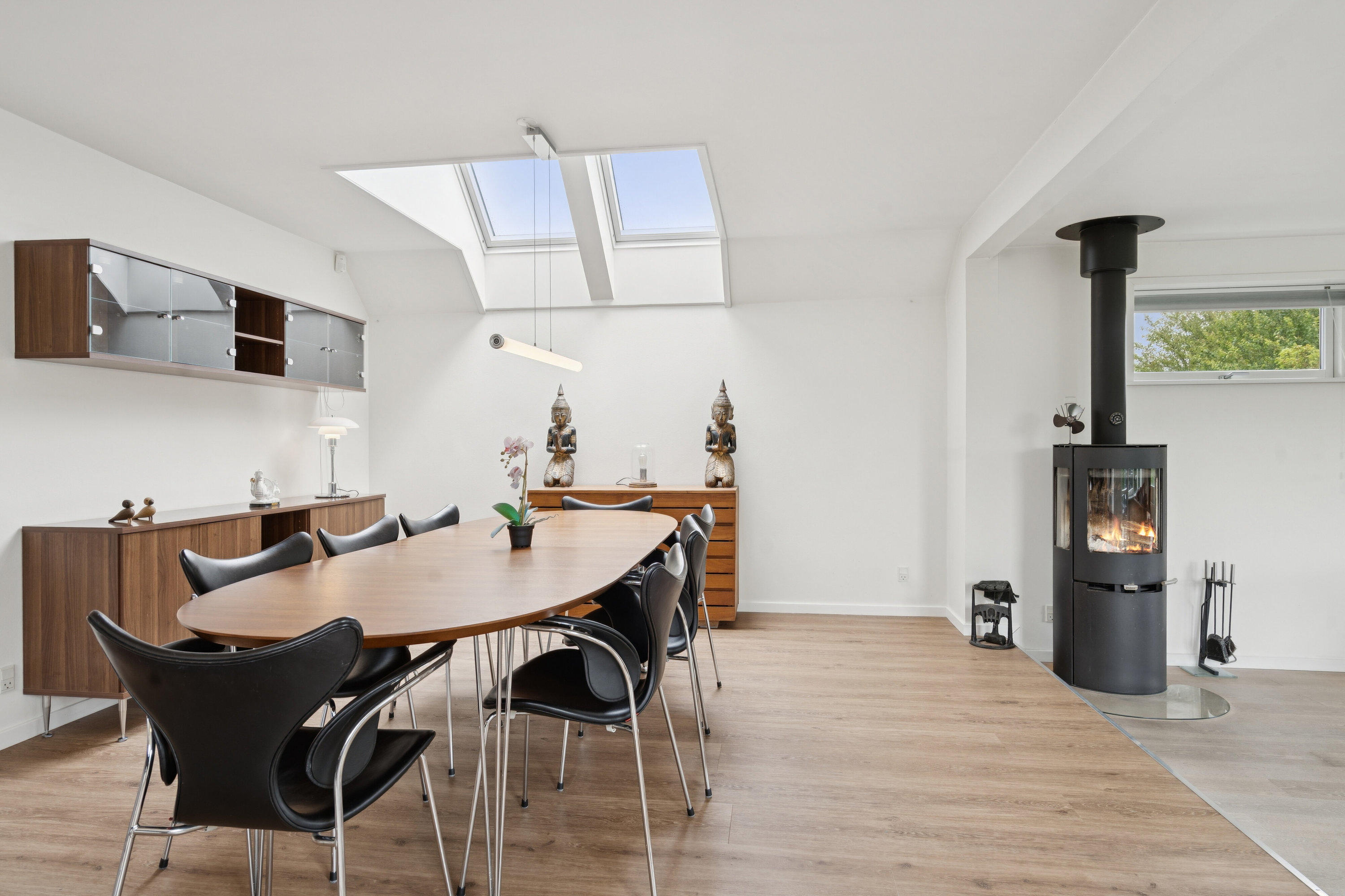 Fremhævet spisestue billede i fuldskærmstilstand. Billede af Emmavænget 16, Næsby, 5270 Odense N