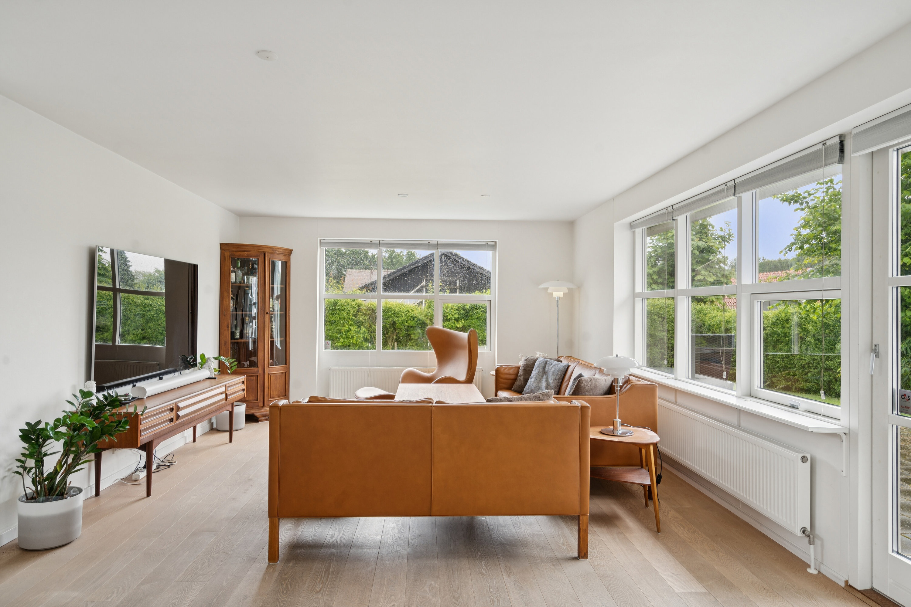 Fremhævet stue billede i fuldskærmstilstand. Billede af Emmavænget 16, Næsby, 5270 Odense N